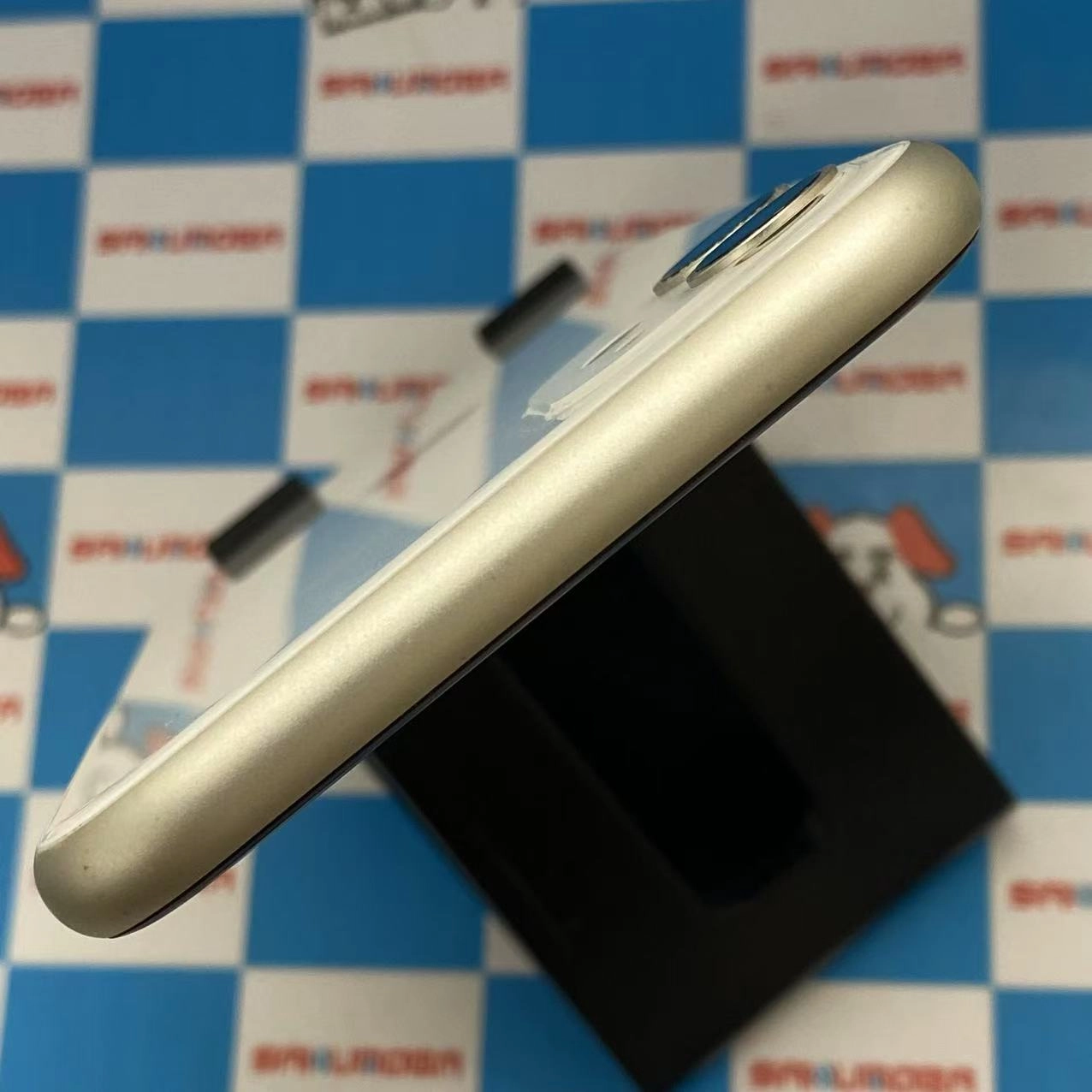 iPhone11 64GB ホワイト MWLU2J/A docomo版SIMフリー