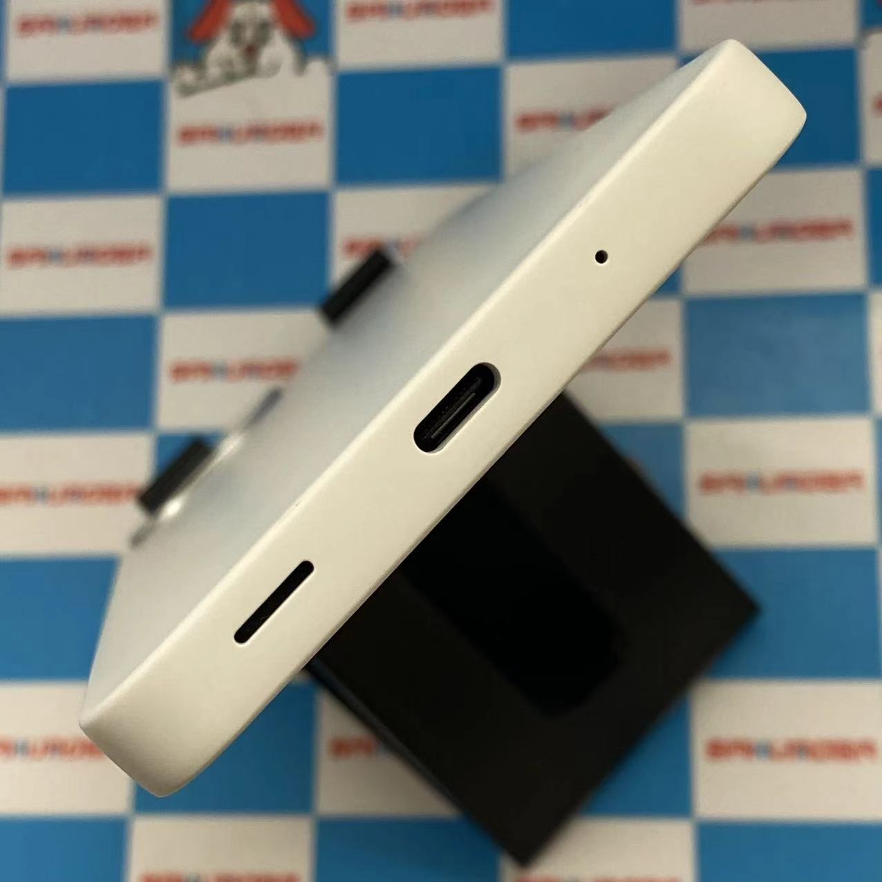 AQUOS wish5 4GB/64GB ユキ SH-52F docomo版SIMフリー 新品同様