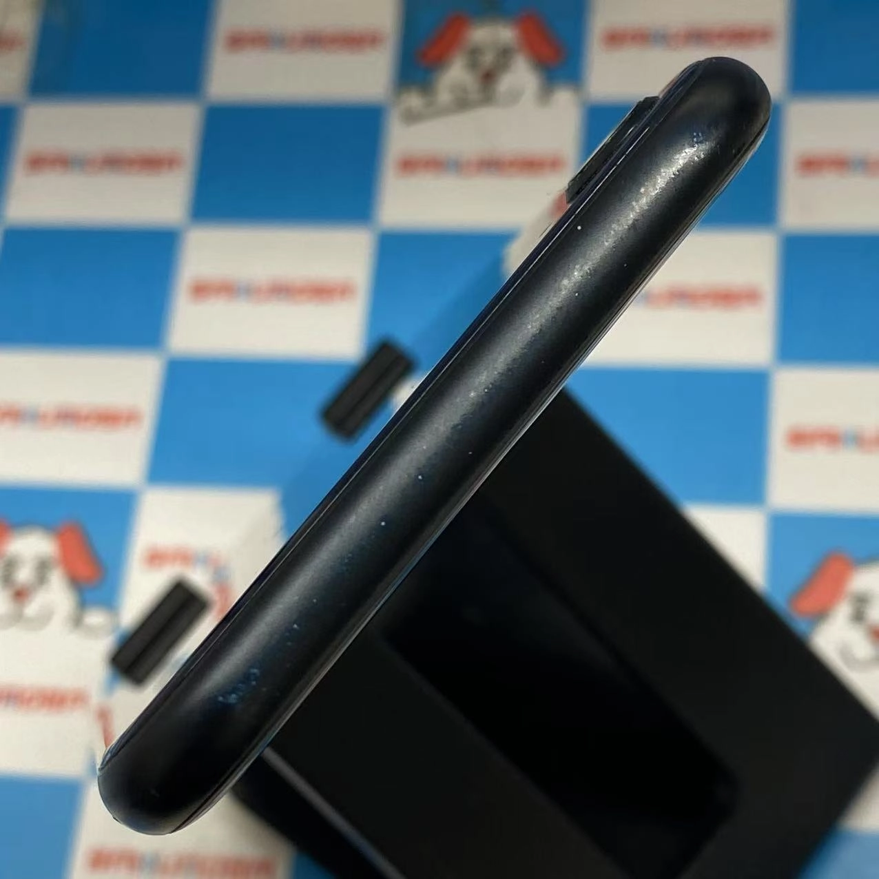 iPhoneSE 第3世代 64GB ミッドナイト MMYC3J/A AU版SIMフリー