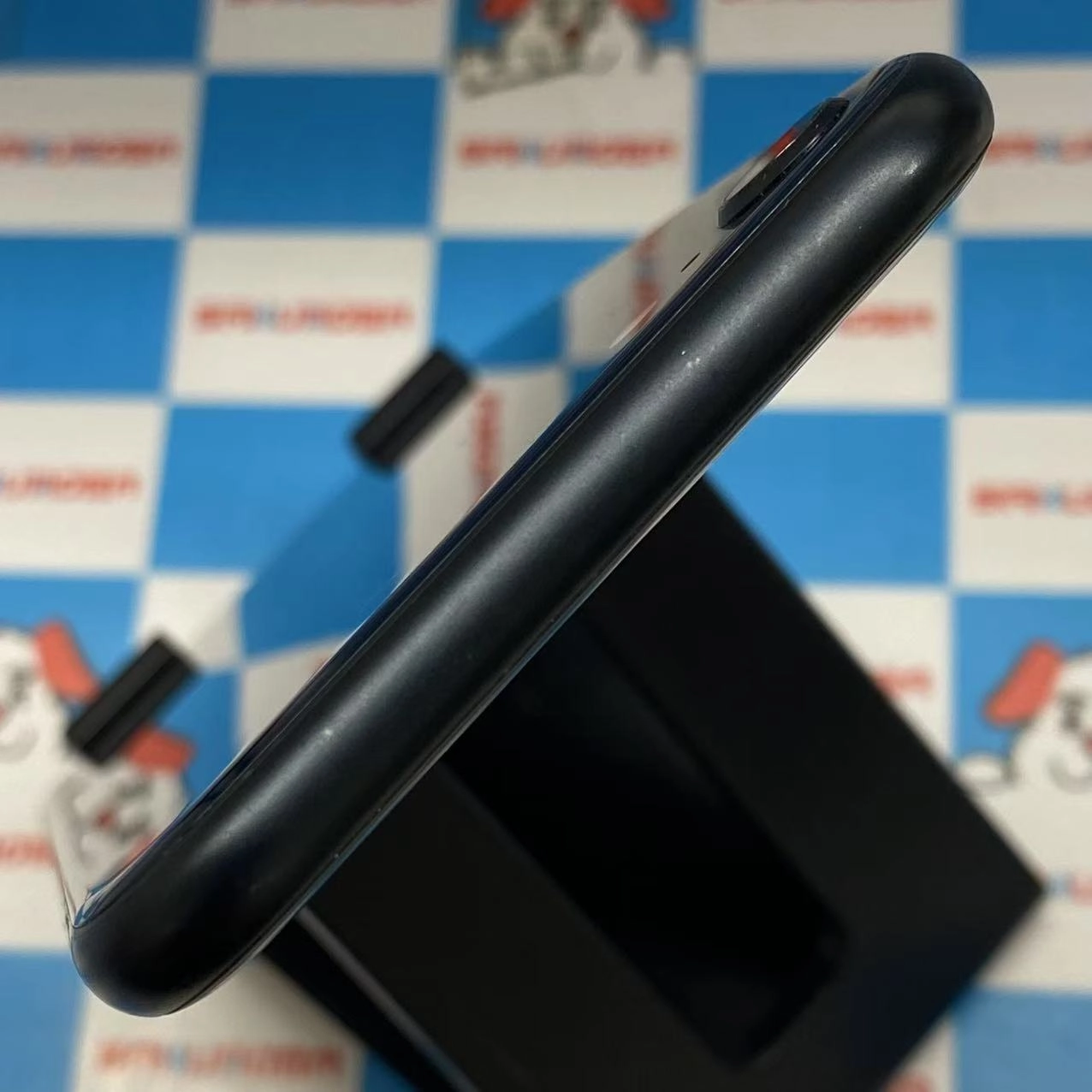 iPhoneSE 第3世代 64GB ミッドナイト MMYC3J/A AU版SIMフリー