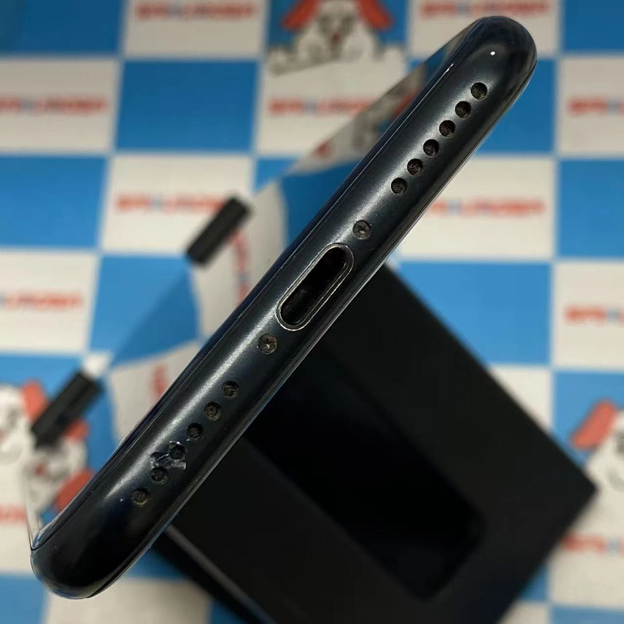 iPhoneSE 第3世代 64GB ミッドナイト MMYC3J/A AU版SIMフリー