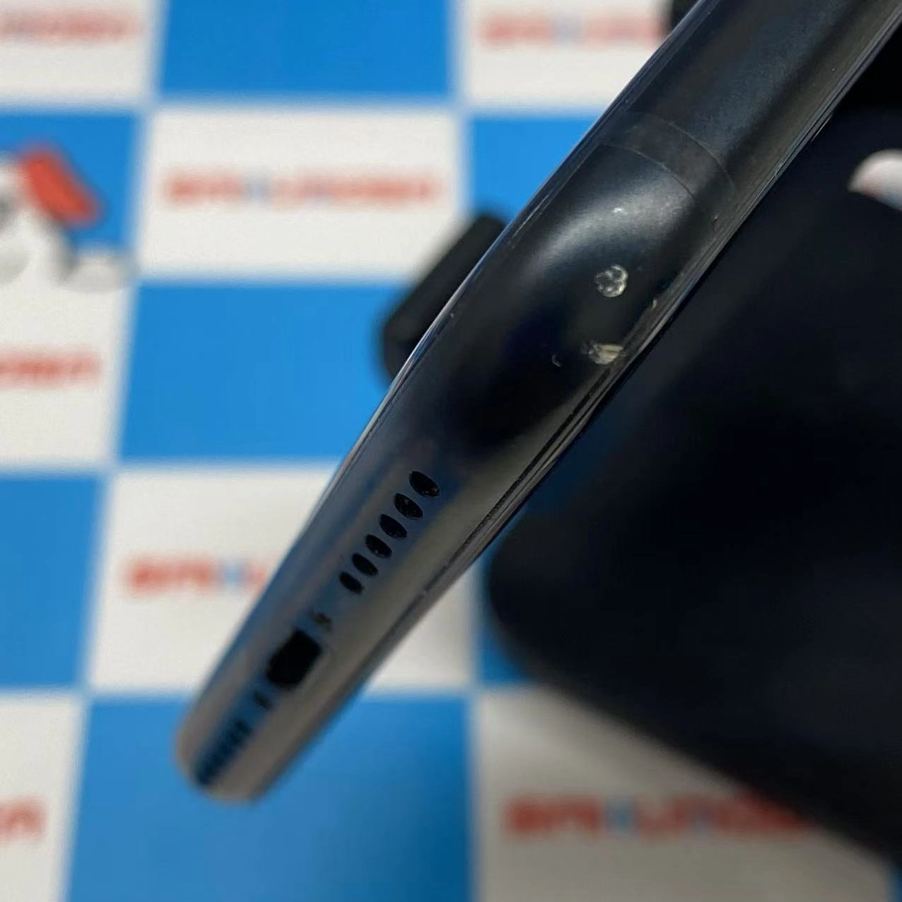 iPhoneSE 第3世代 64GB ミッドナイト MMYC3J/A AU版SIMフリー