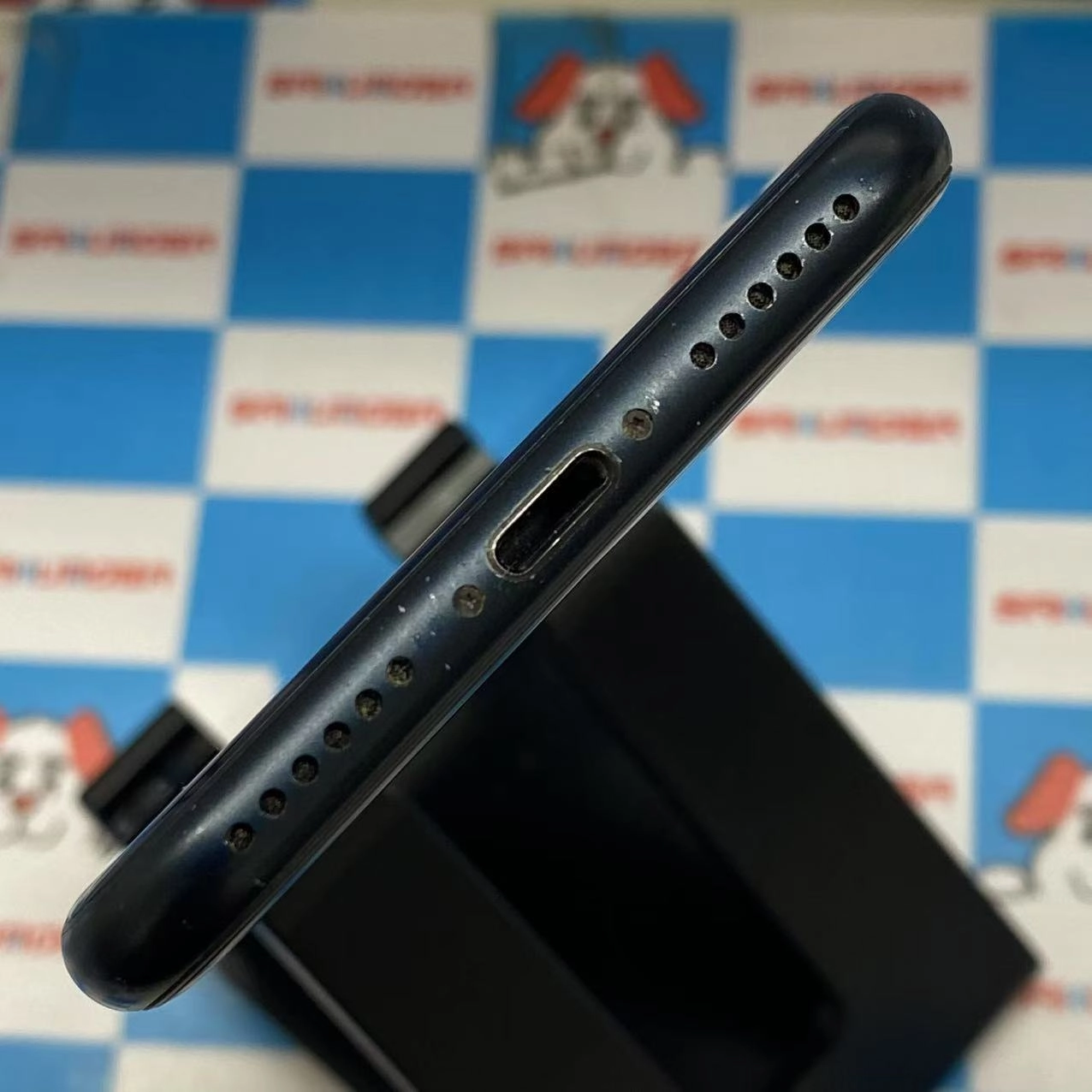 iPhoneSE 第3世代 64GB ミッドナイト MMYC3J/A AU版SIMフリー