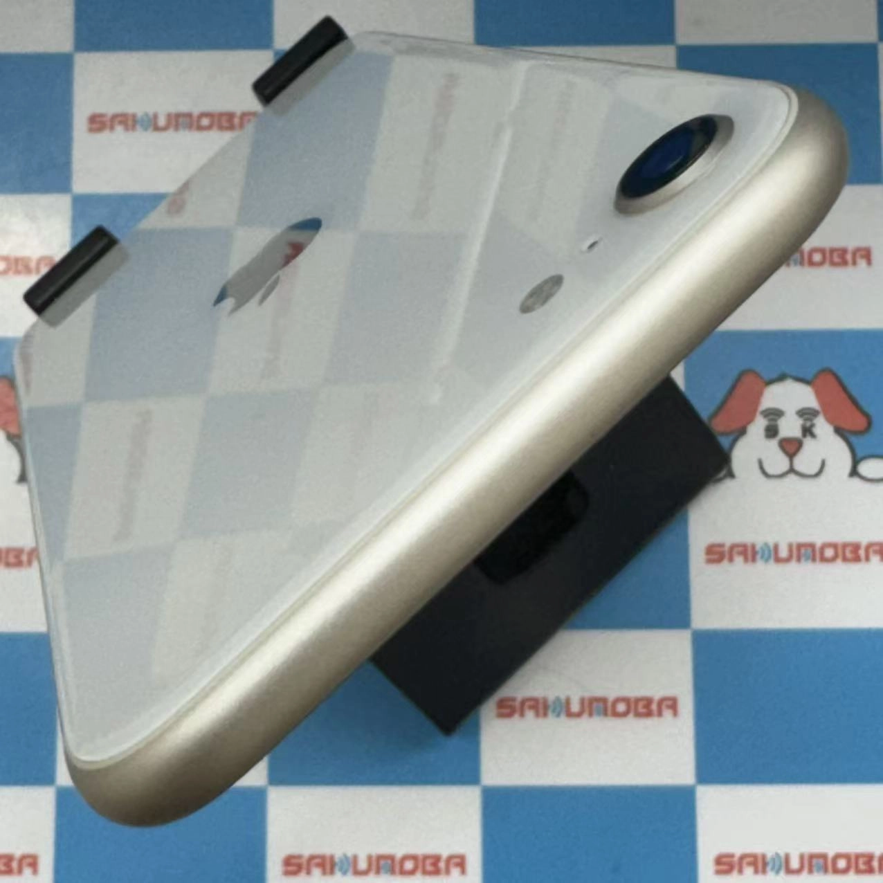 iPhoneSE 第3世代 64GB スターライト MMYD3J/A SIMロック解除済 docomo 極美品