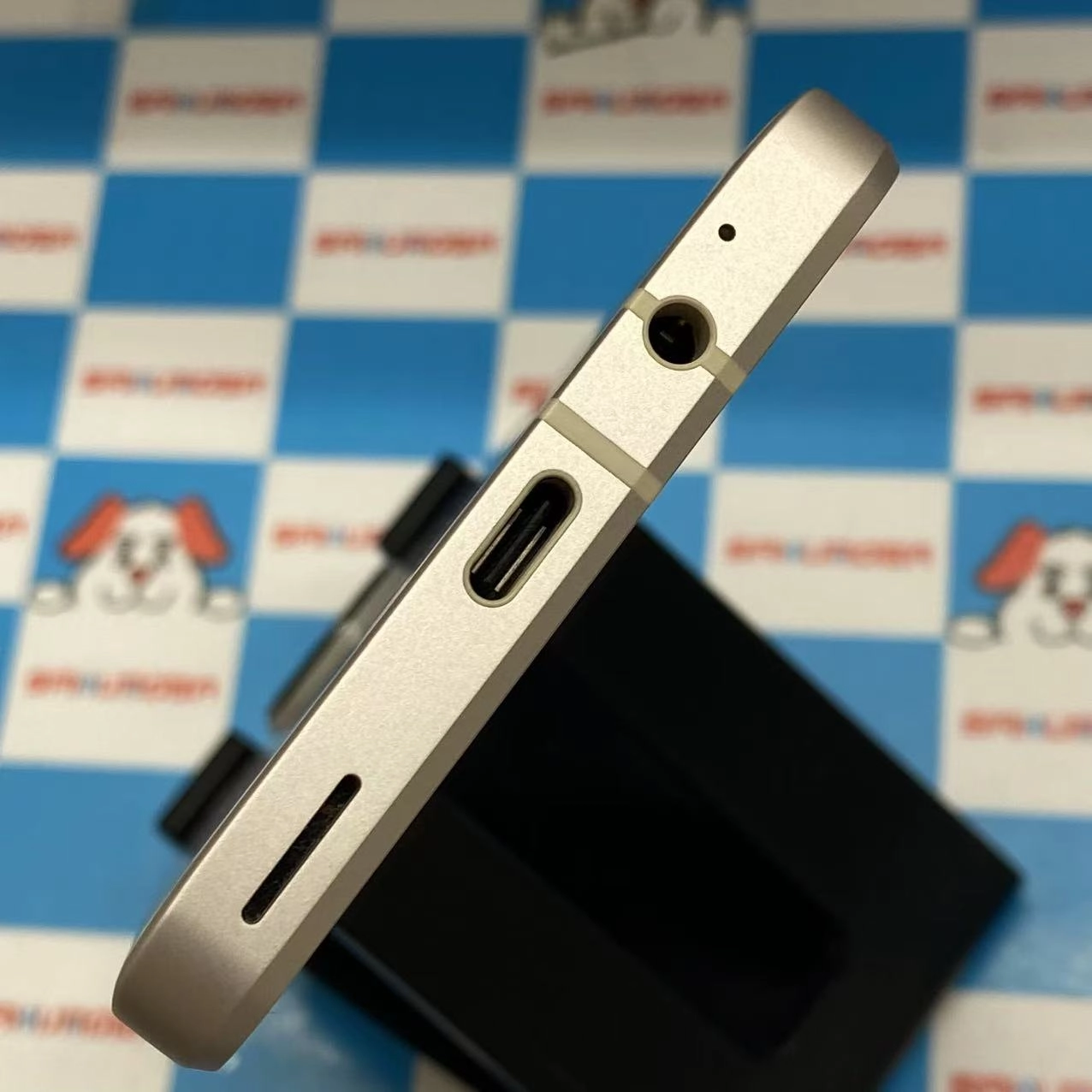 AQUOS sense8 6GB/128GB ライトカッパー SH-54D docomo版SIMフリー極美品