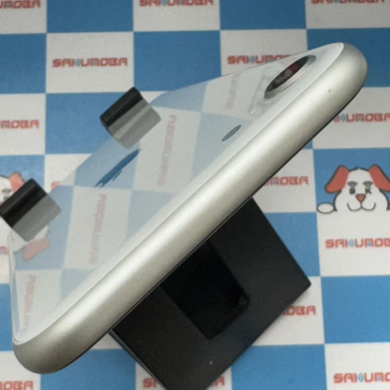 iPhoneSE 第2世代 64GB ホワイト MX9T2J/A docomo版SIMフリー ジャンク品