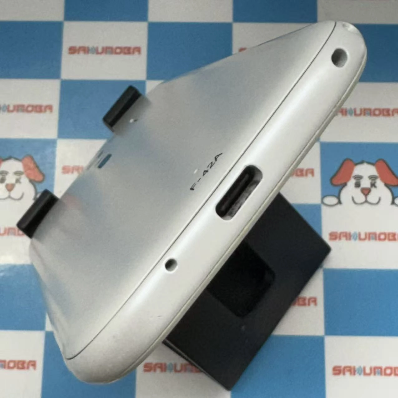 らくらくスマートフォン F-42A 3GB/32GB ホワイト SIMロック解除済 docomo