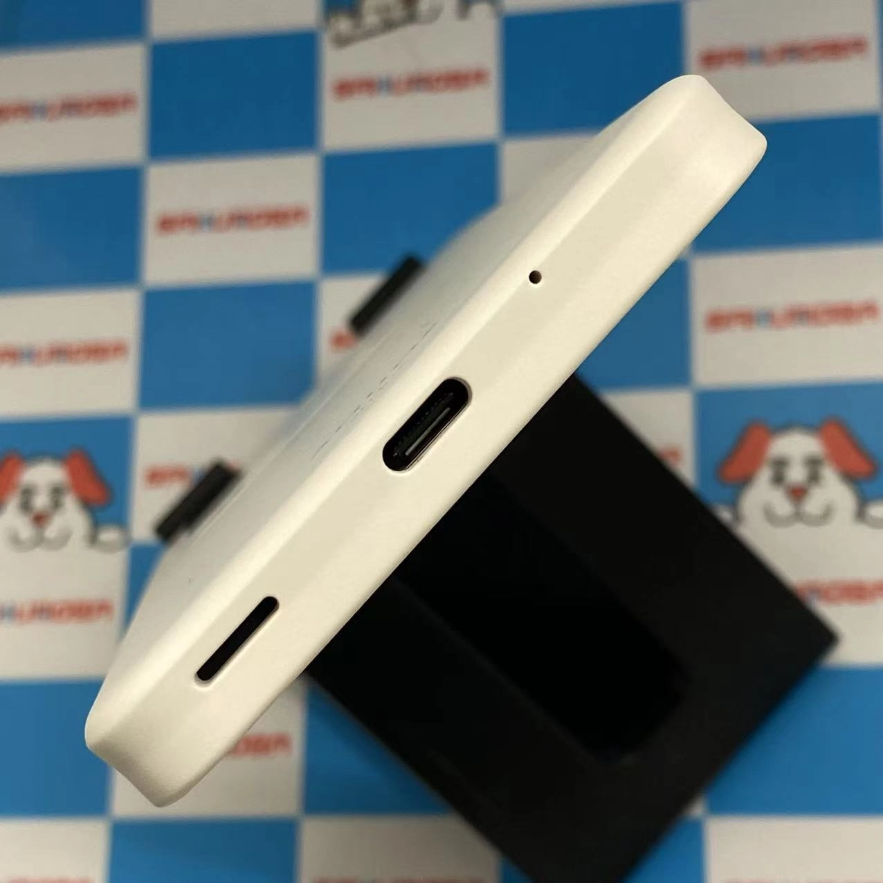 AQUOS wish2 64GB ホワイト SH-51C docomo版SIMフリー 極美品