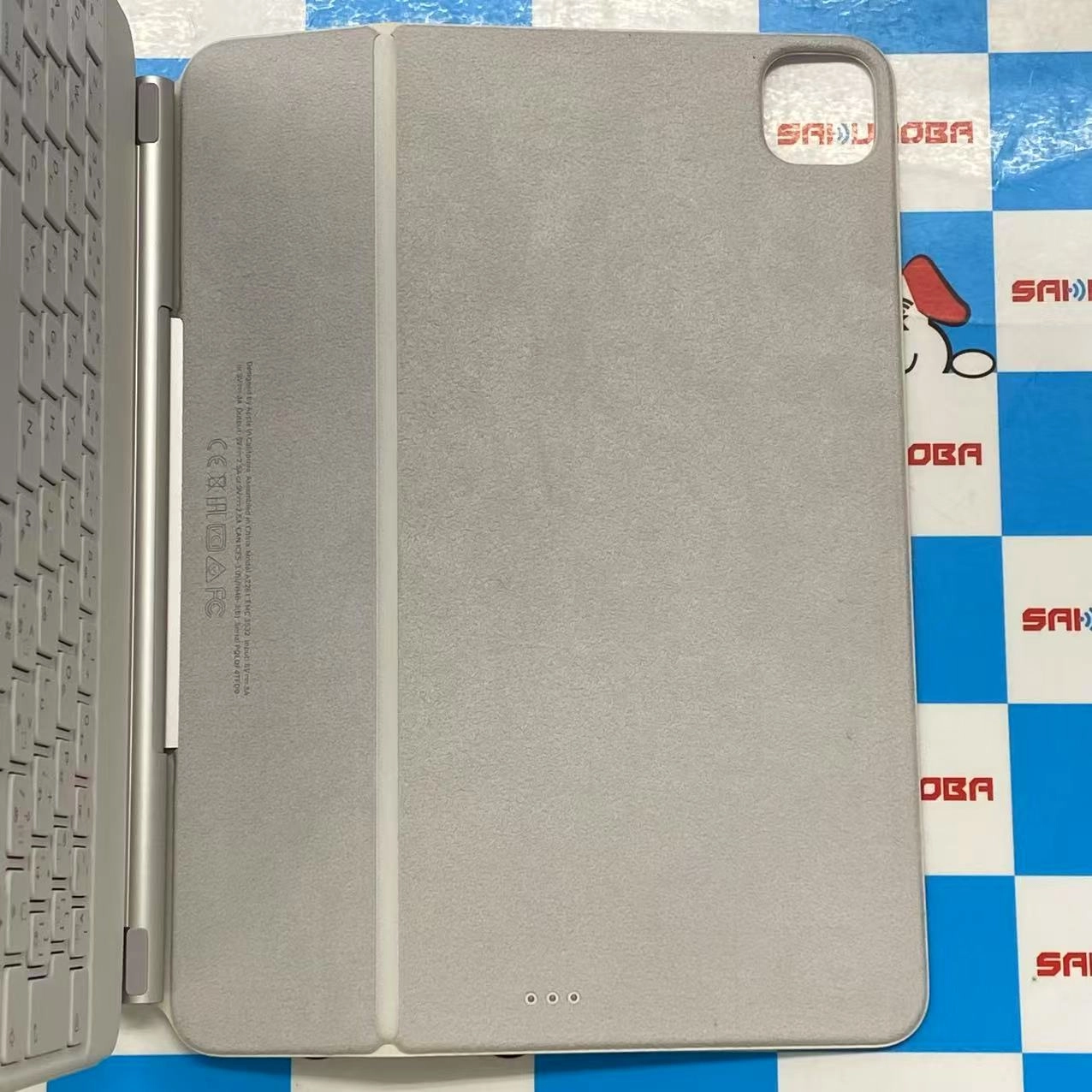 iPad 11インチ用 Magic Keyboard None 日本語 JIS ホワイト MJQJ3J/A 美品