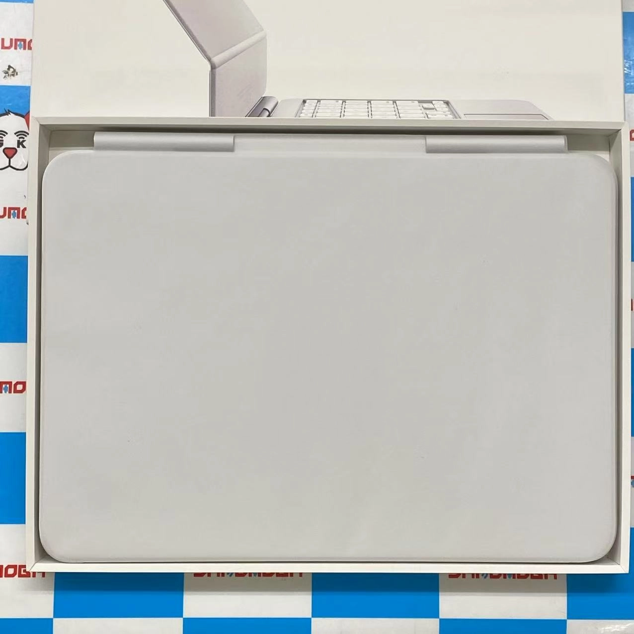 Apple Magic Keyboard iPad Pro 11インチ(第5世代)用 ホワイト MWR03J/A 新品同様