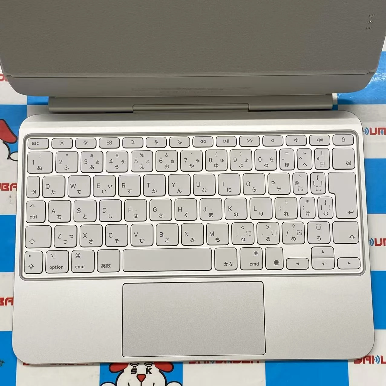 Apple Magic Keyboard iPad Pro 11インチ(第5世代)用 ホワイト MWR03J/A 新品同様