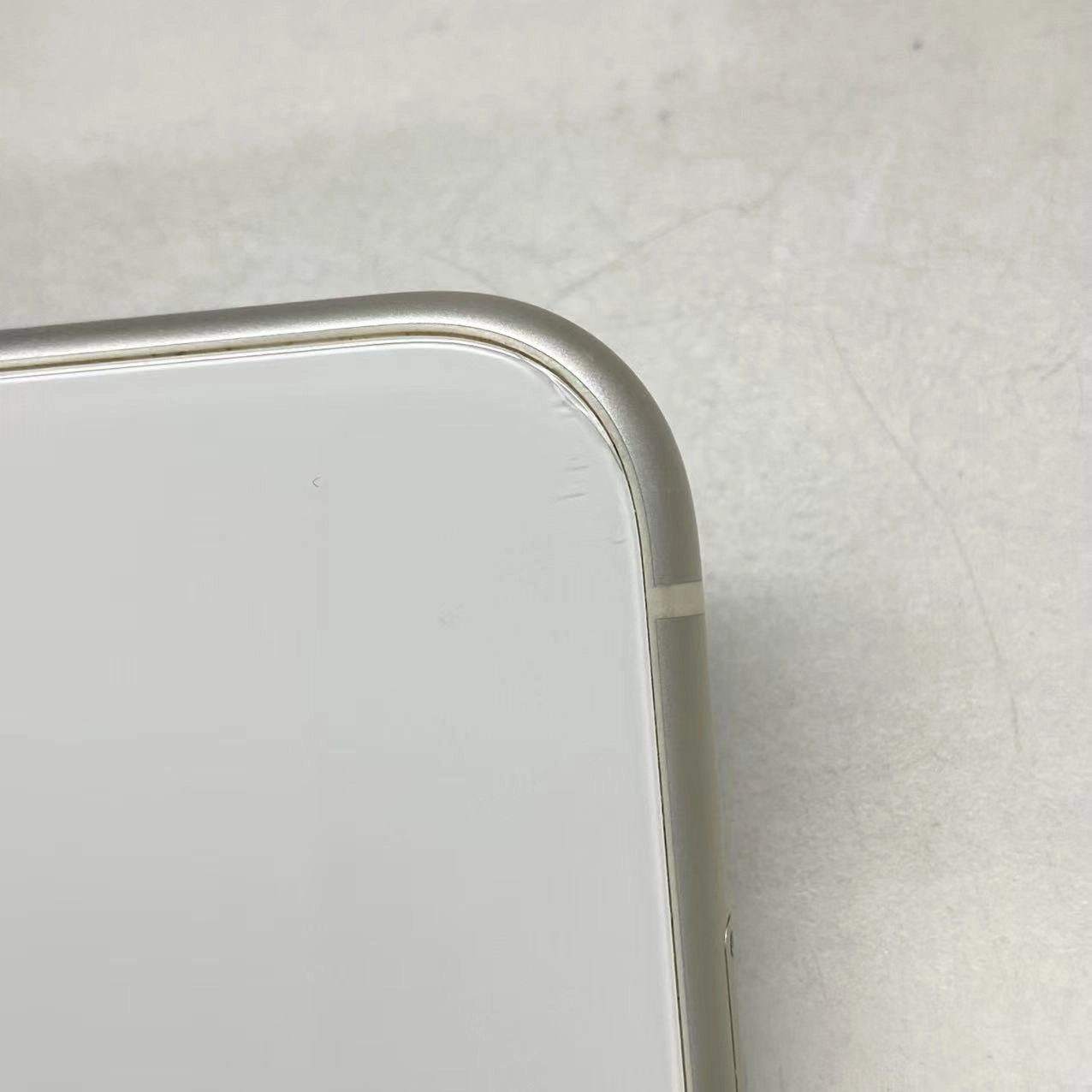 iPhone11 256GB ホワイト MWM82J/A SoftBank版SIMフリー ジャンク品