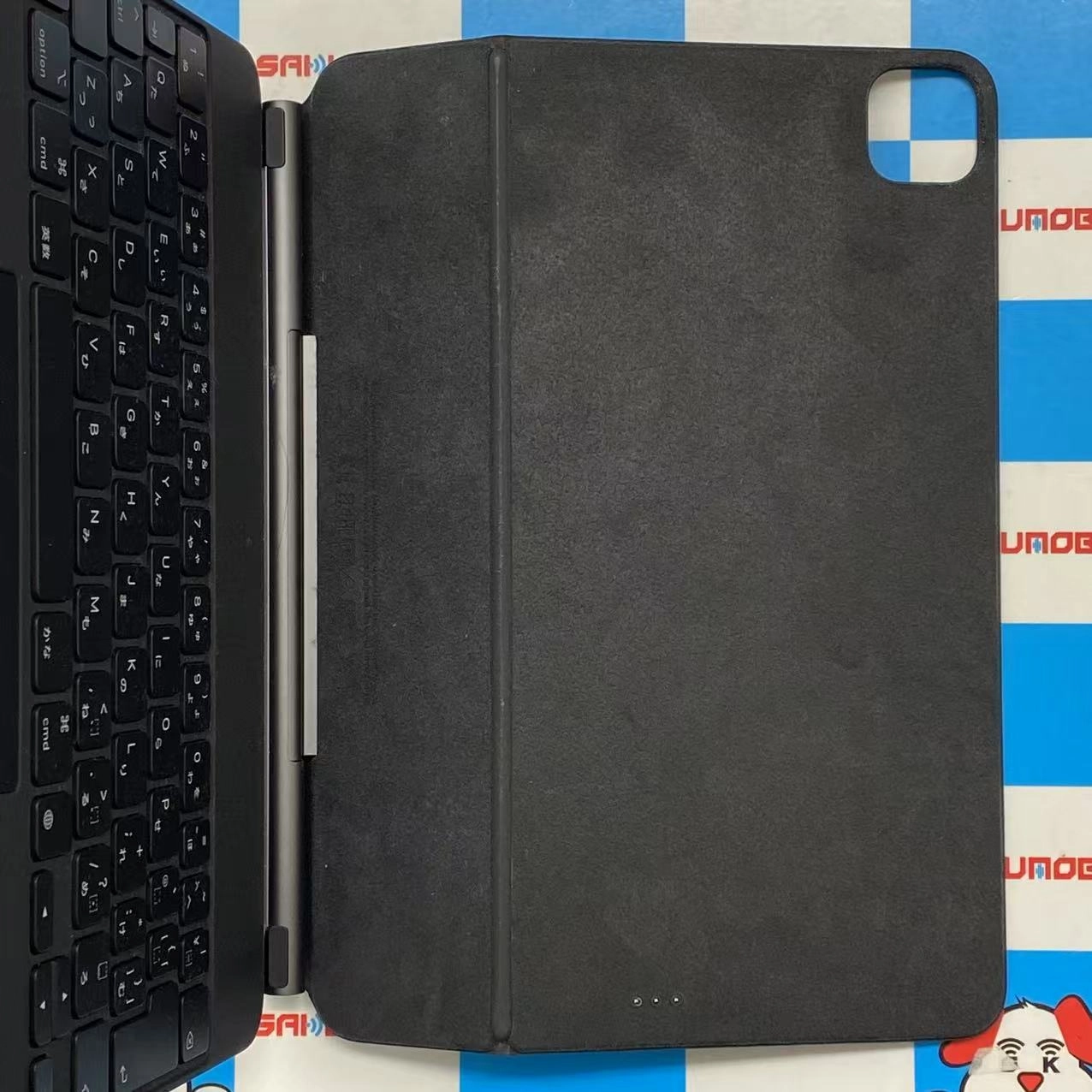 11インチiPad Pro(第2世代)用 Magic Keyboard 日本語  ブラック A2261 ** ホワイト