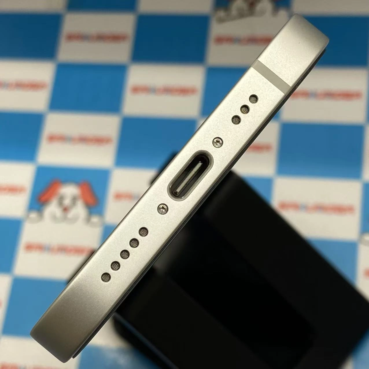 iPhone 16e 128GB ホワイト MD1R4J/A SoftBank版SIMフリー新品同様