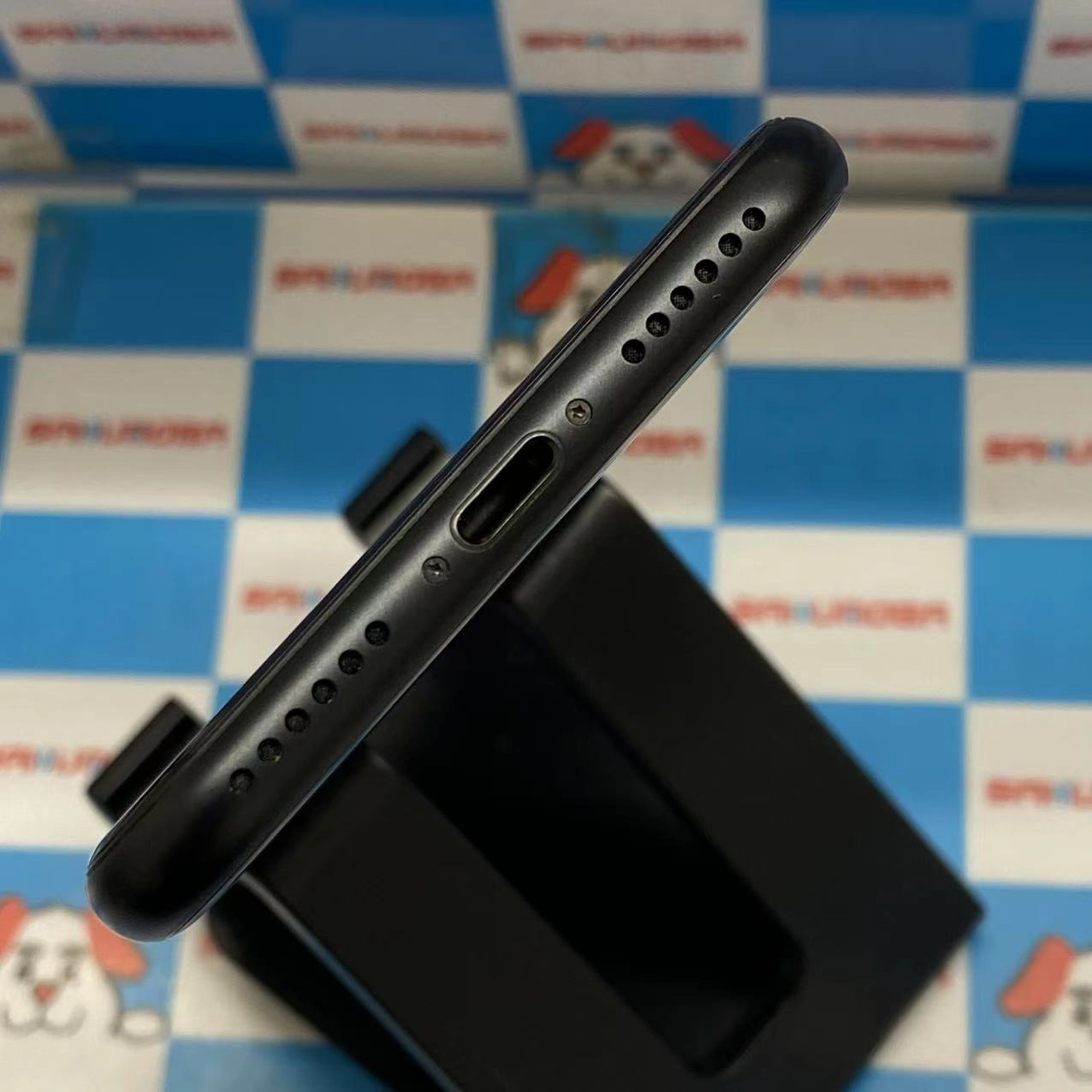 iPhoneSE 第2世代 64GB ブラック MX9R2J/A docomo版SIMフリー