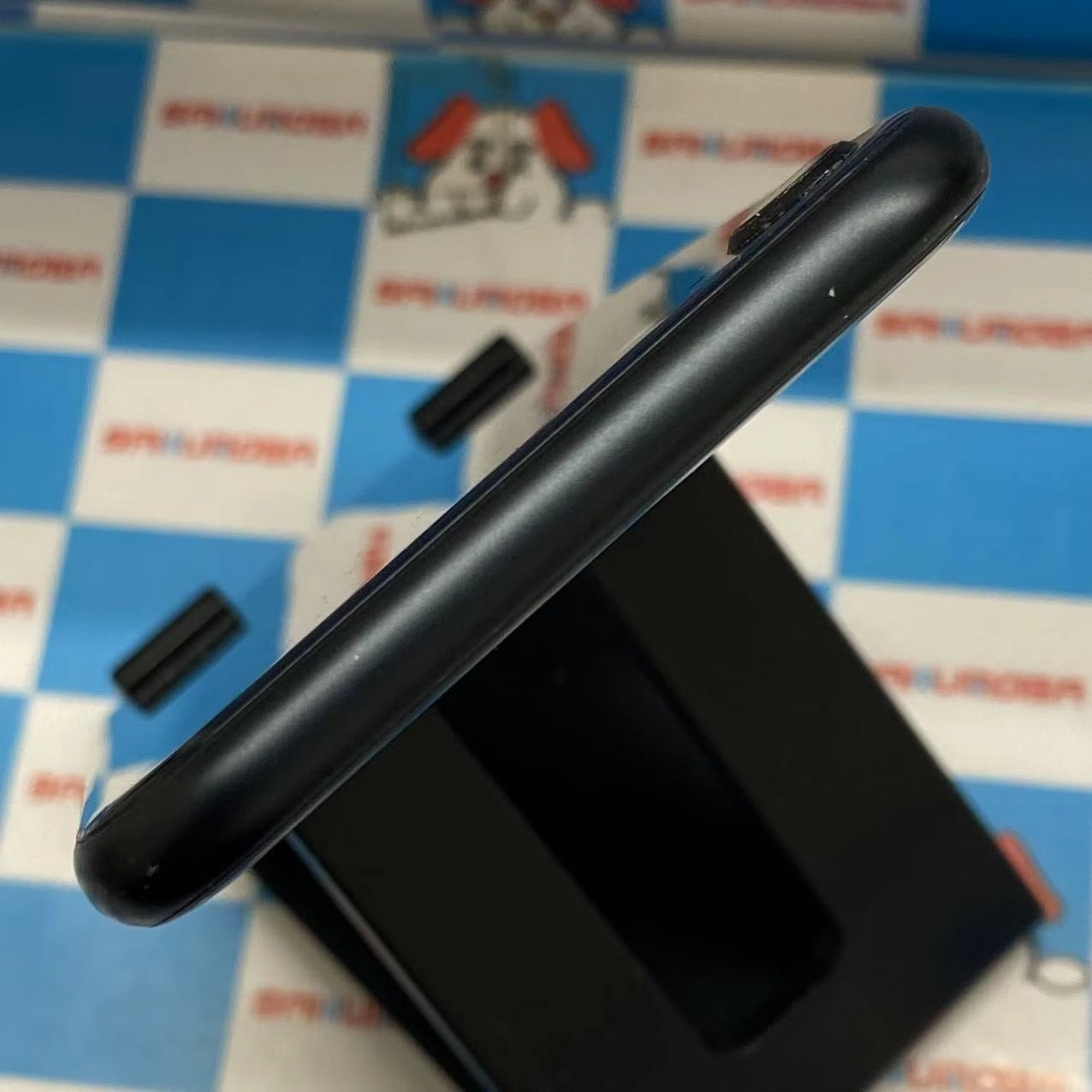 iPhoneSE 第3世代 64GB ミッドナイト MMYC3J/A AU版SIMフリー