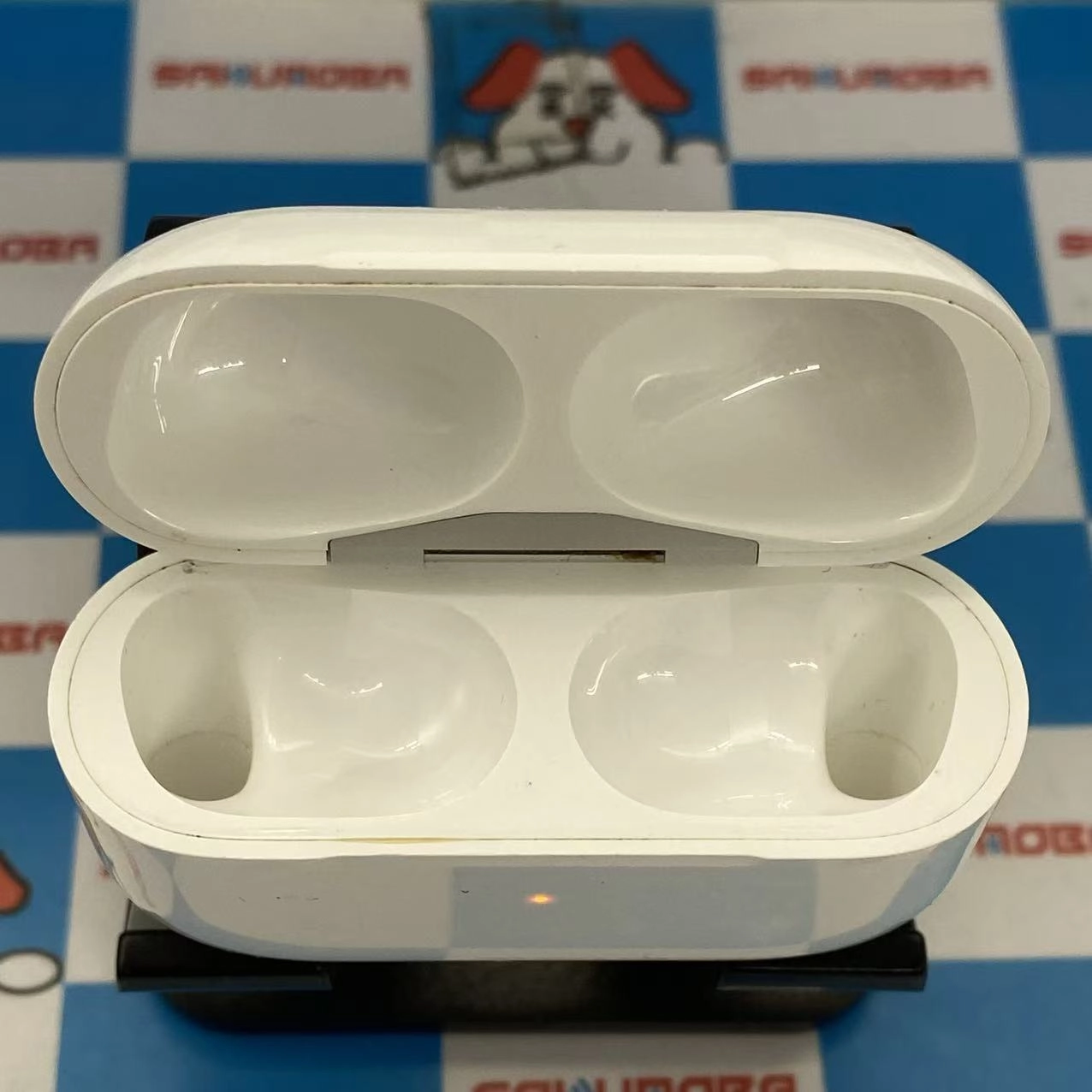 Airpods Pro 第2世代 ー ホワイト MQD83J/A ジャンク品