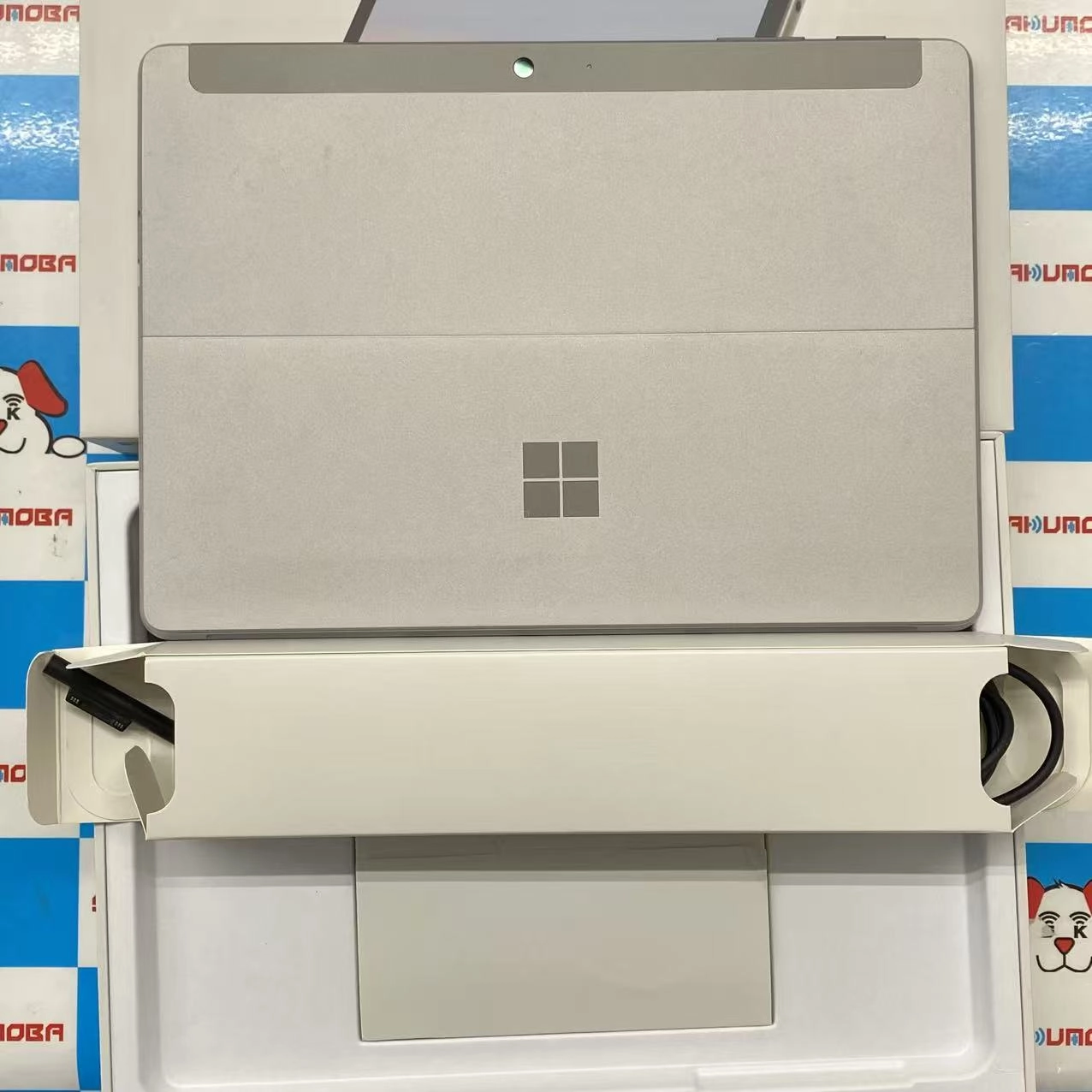 Surface Go 2 Wi-Fiモデル 8GB/128GB Pentium Gold 4425Y 1.7GHz プラチナ STQ-00012 美品