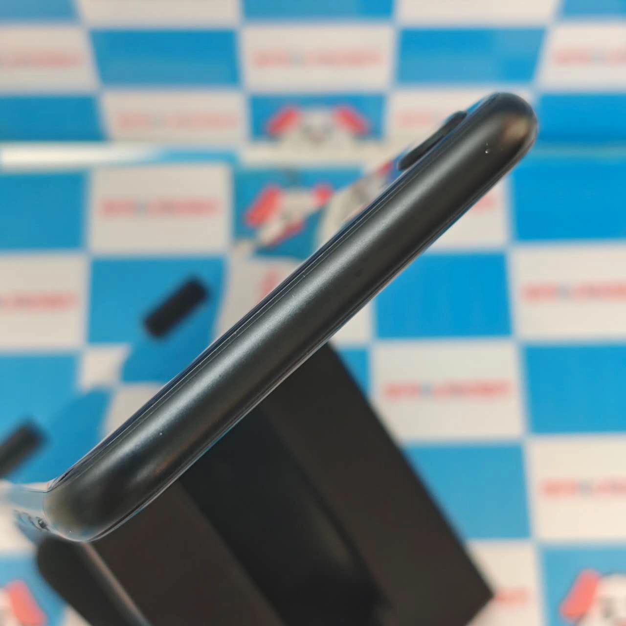 iPhoneSE 第3世代 64GB ミッドナイト MMYC3J/A AU版SIMフリー 訳あり品