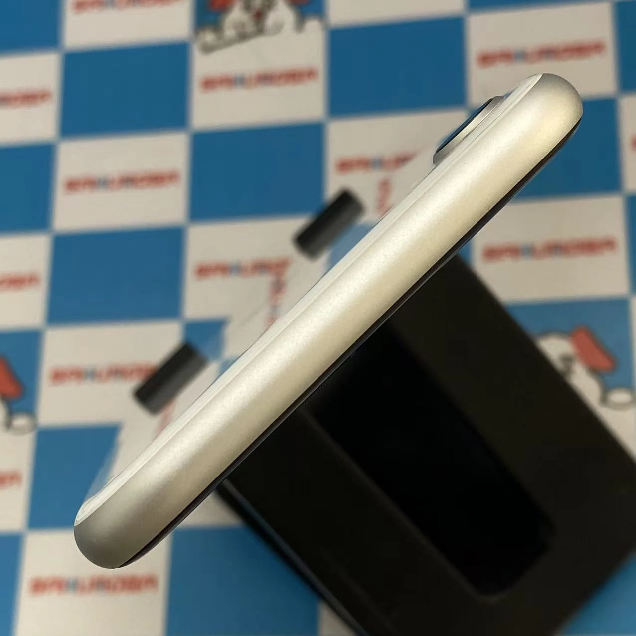 iPhoneSE 第2世代 64GB ホワイト MHGQ3J/A SoftBank版SIMフリー 極美品