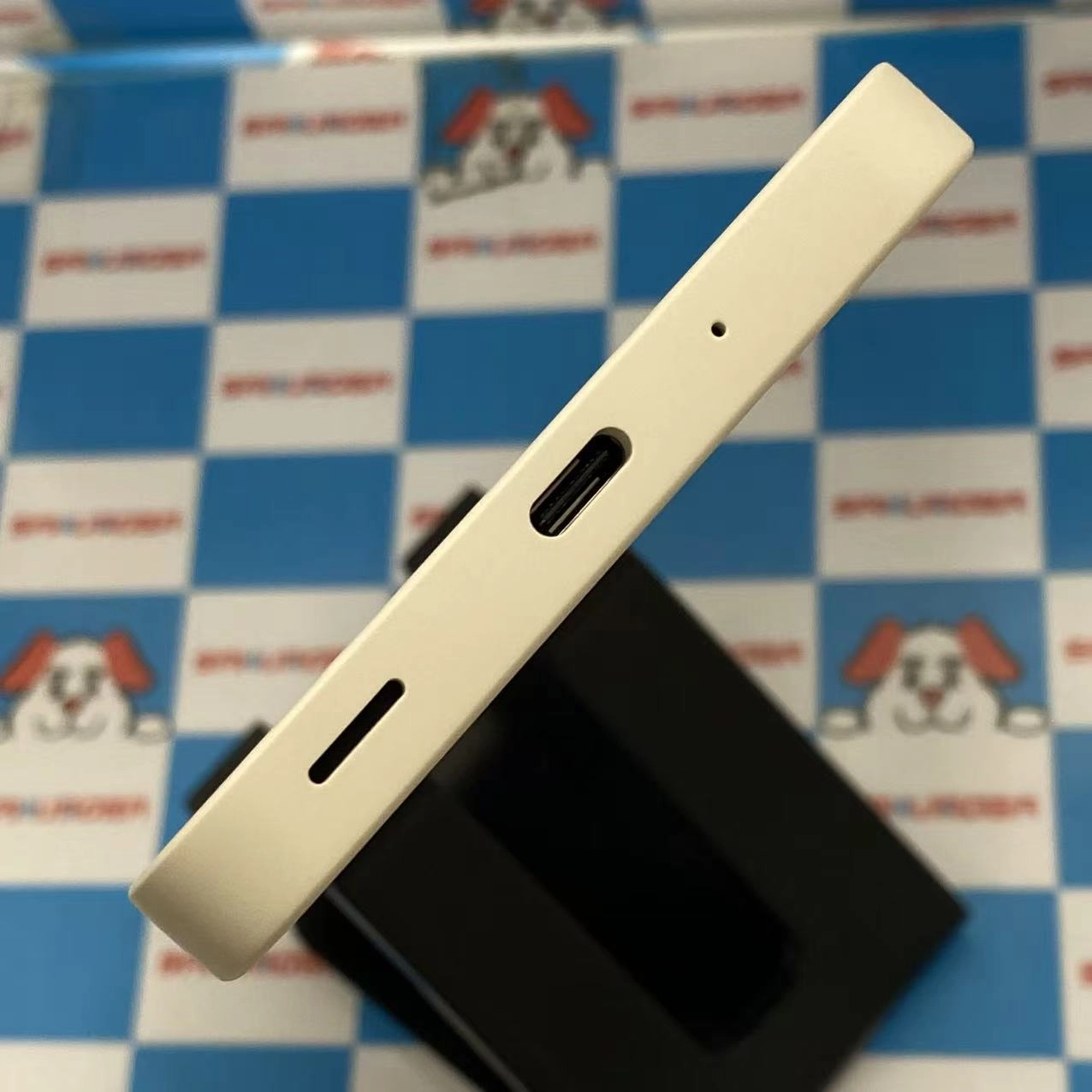 AQUOS Wish4 64GB ホワイト SH-M27 SIMフリー 新品同様