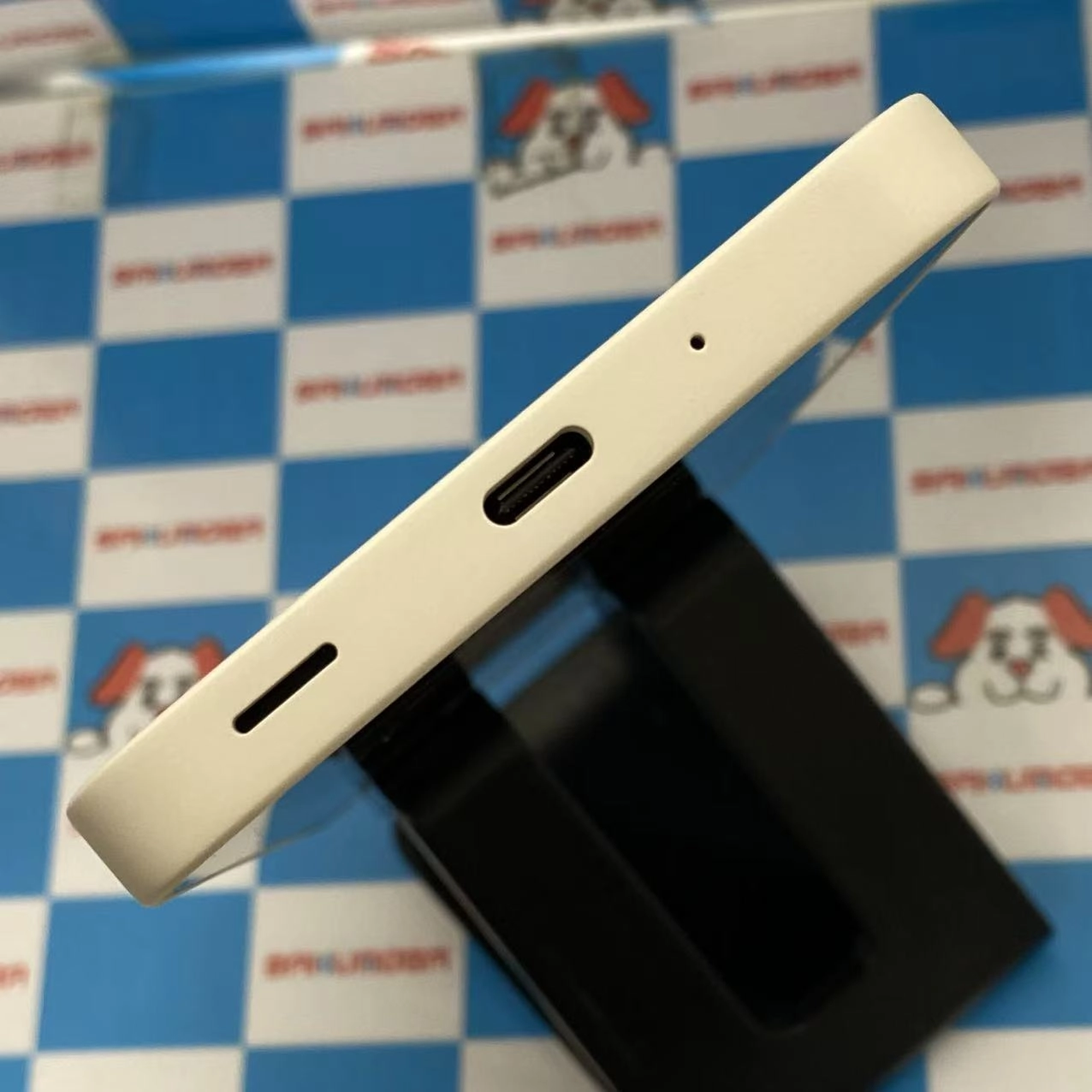 AQUOS Wish4 64GB ホワイト SH-M27 SIMフリー 新品同様