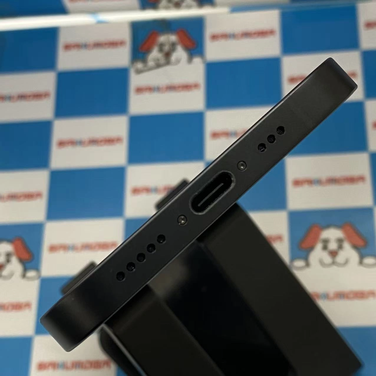 iPhone 16e 128GB ブラック MD1Q4J/A SoftBank版SIMフリー 極美品