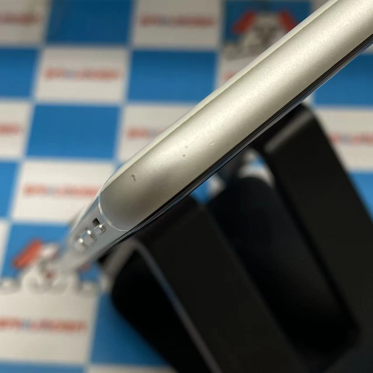 iPhoneSE 第2世代 64GB ホワイト MX9T2J/A AU版SIMフリージャンク品 au