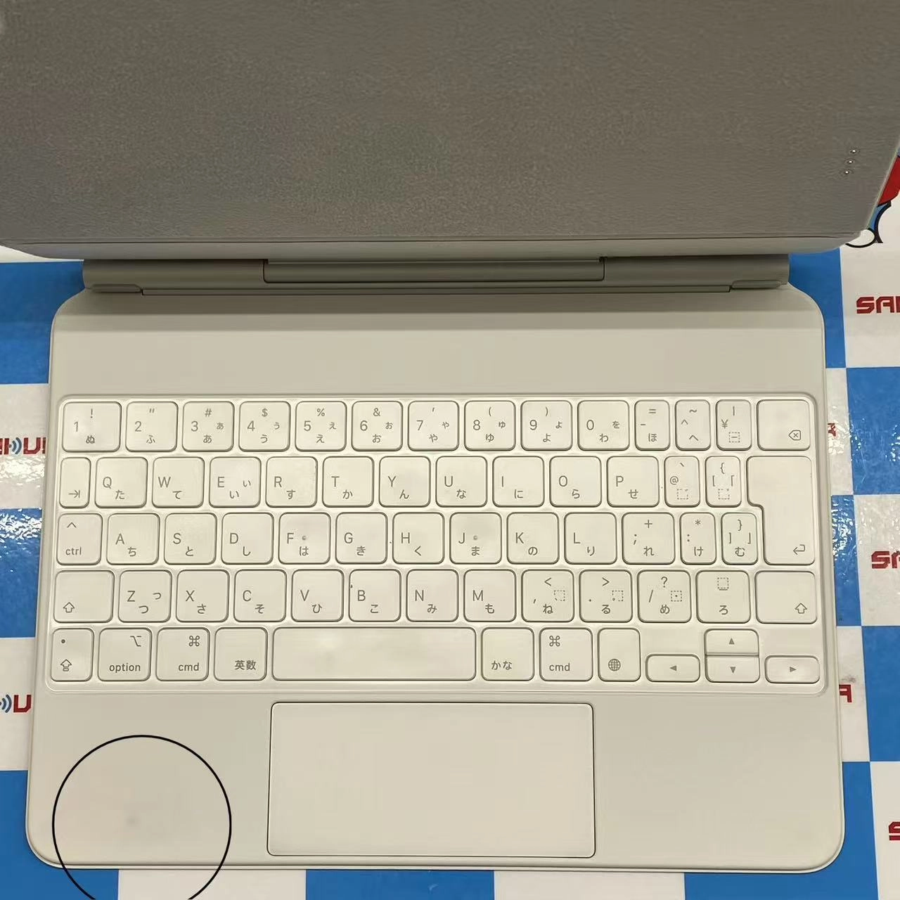 iPad 11インチ用 Magic Keyboard None ホワイト MJQJ3J/A美品