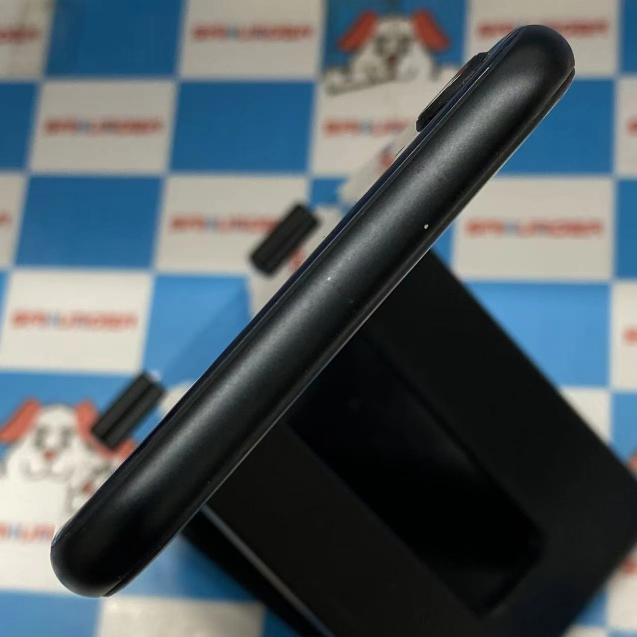 iPhoneSE 第3世代 64GB ミッドナイト MMYC3J/A docomo版SIMフリー