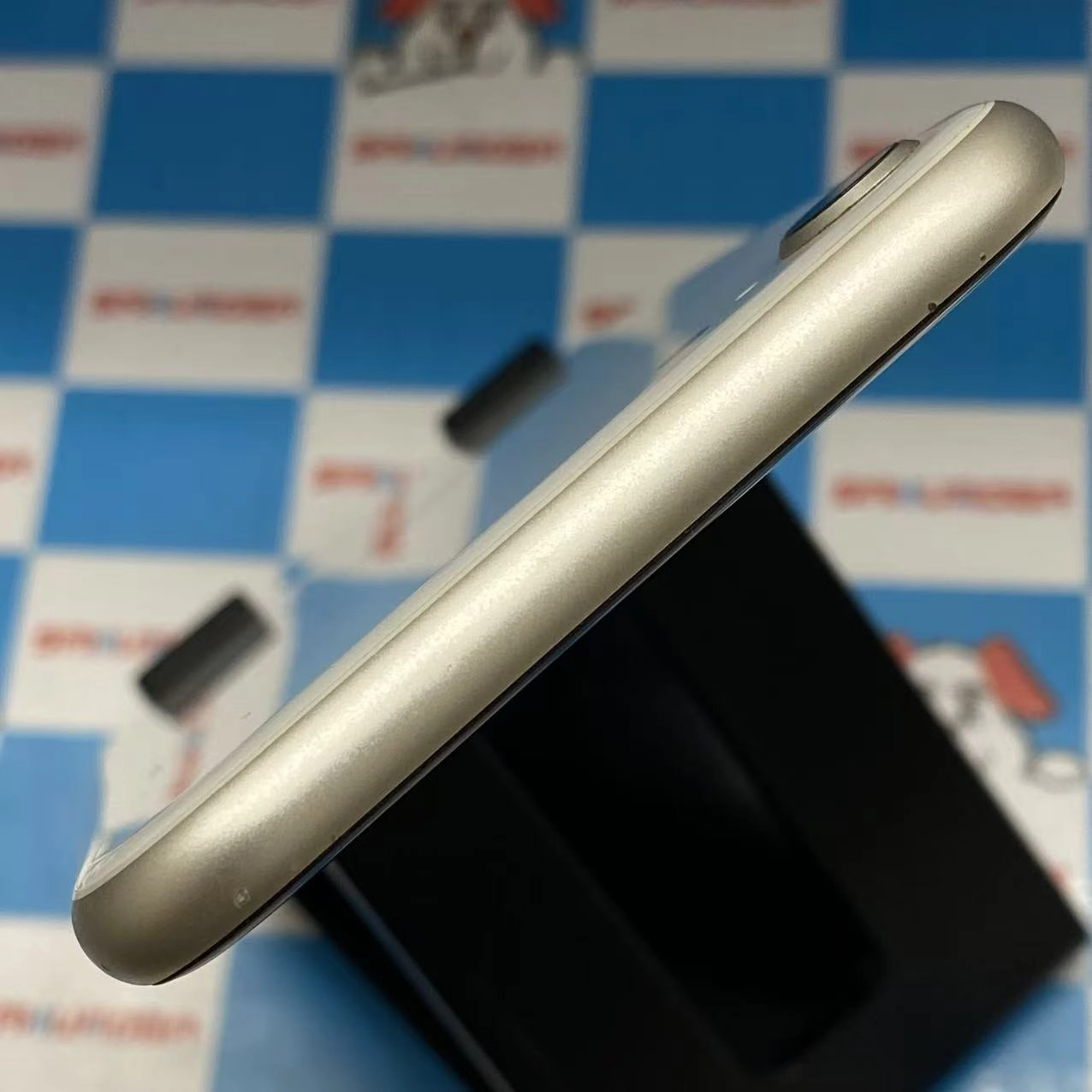 iPhoneSE 第3世代 64GB スターライト MMYD3J/A SoftBank版SIMフリー訳あり品