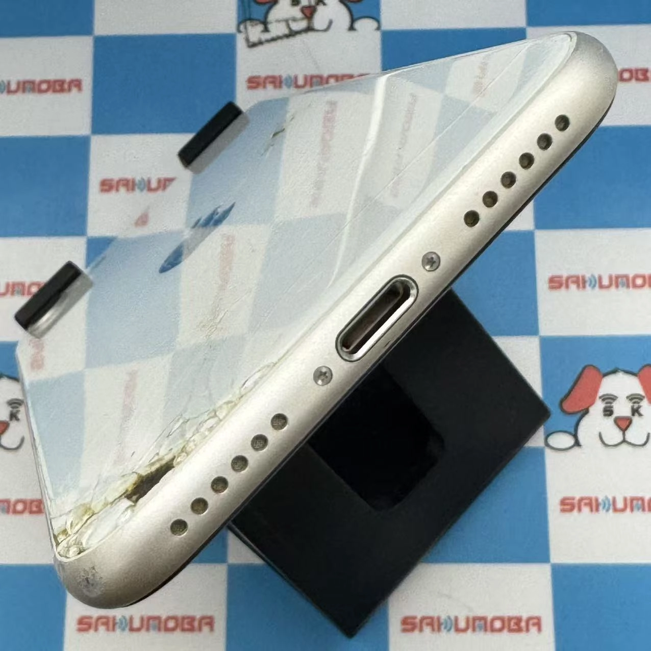 iPhoneSE 第3世代 64GB スターライト MMYD3J/A AU版SIMフリー ジャンク品