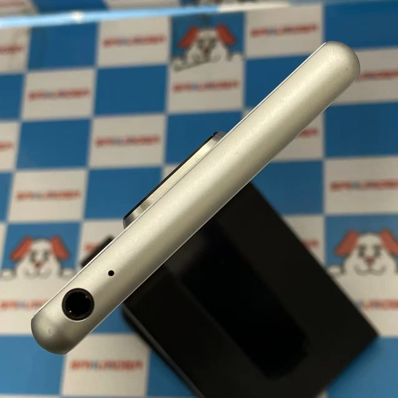 Xperia 8 Lite 64GB ホワイト J3273 AU版SIMフリー 美品