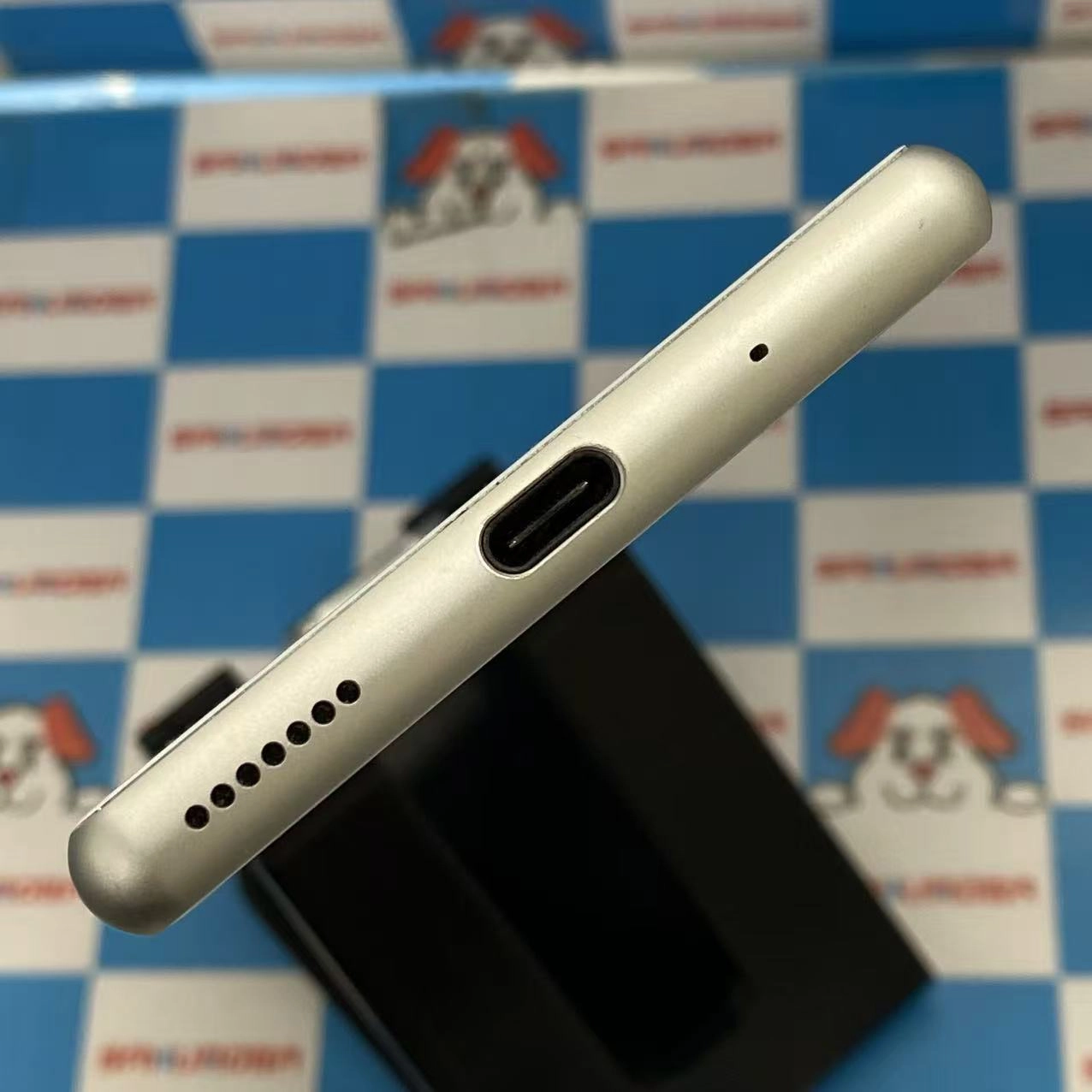 Xperia 8 Lite 64GB ホワイト J3273 AU版SIMフリー 美品