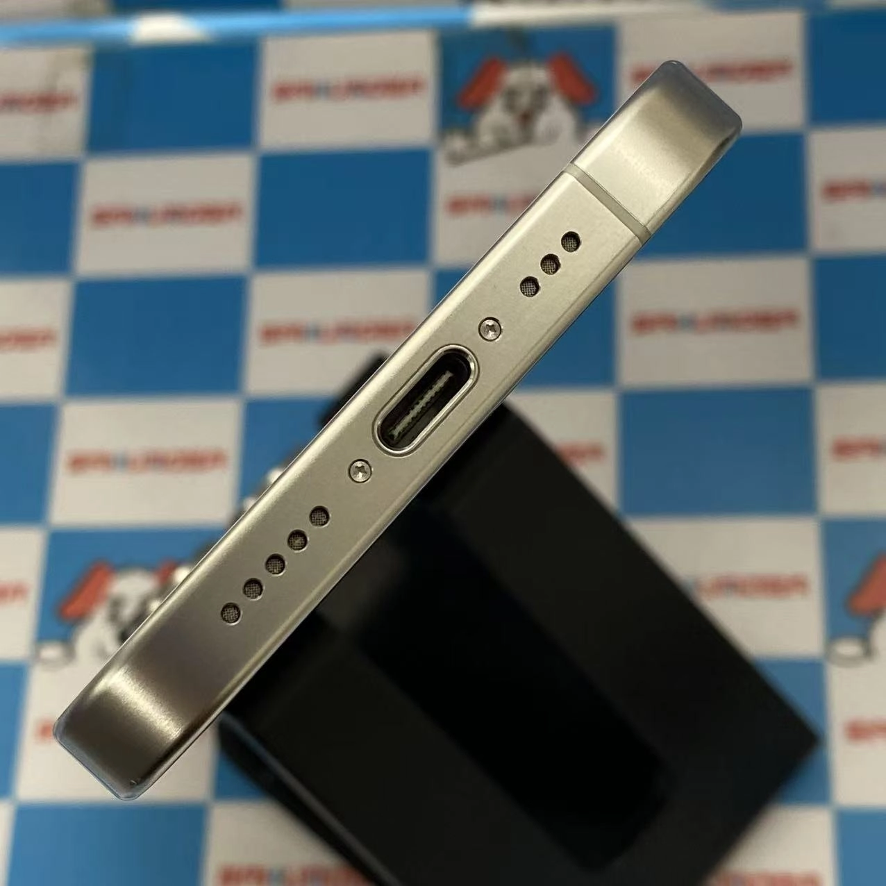 iPhone15 Pro 512GB ホワイトチタニウム MTUJ3J/A SIMフリー