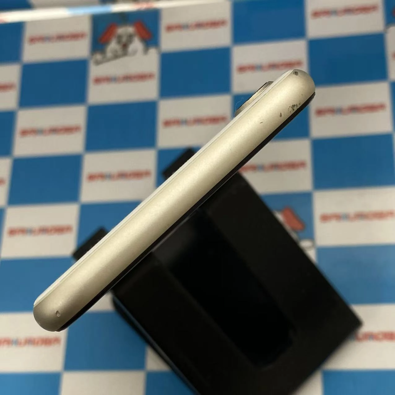 iPhoneSE 第3世代 128GB スターライト MMYG3J/A SoftBank版SIMフリー