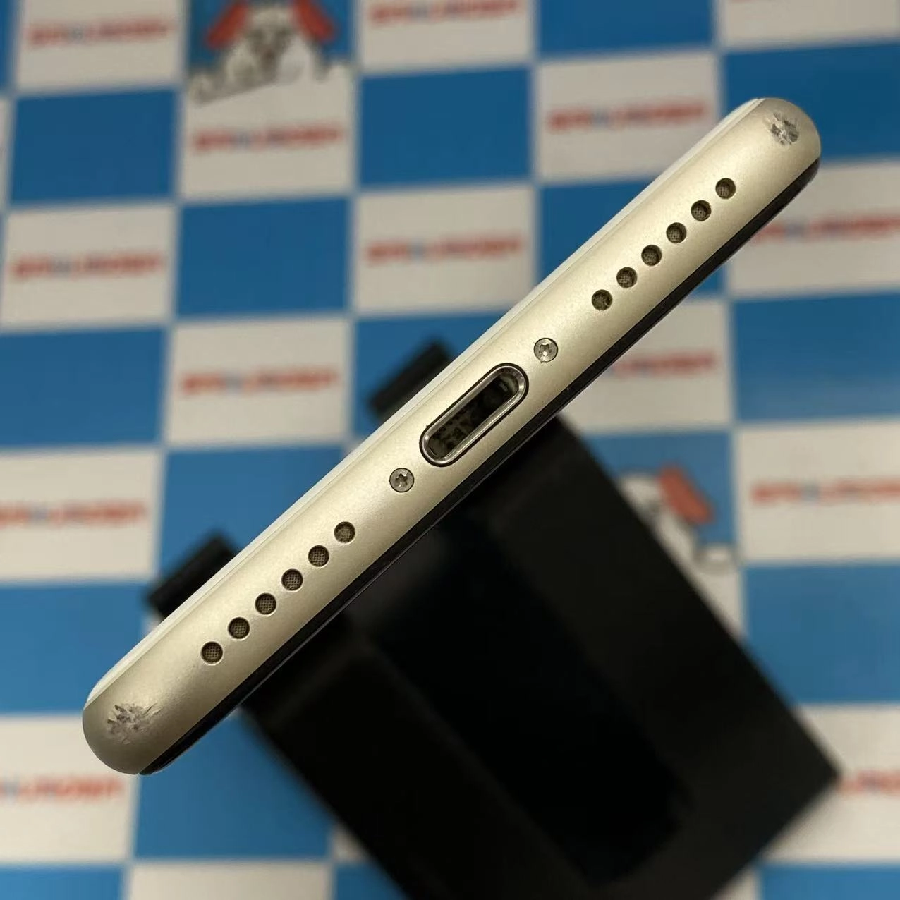 iPhoneSE 第3世代 128GB スターライト MMYG3J/A SoftBank版SIMフリー