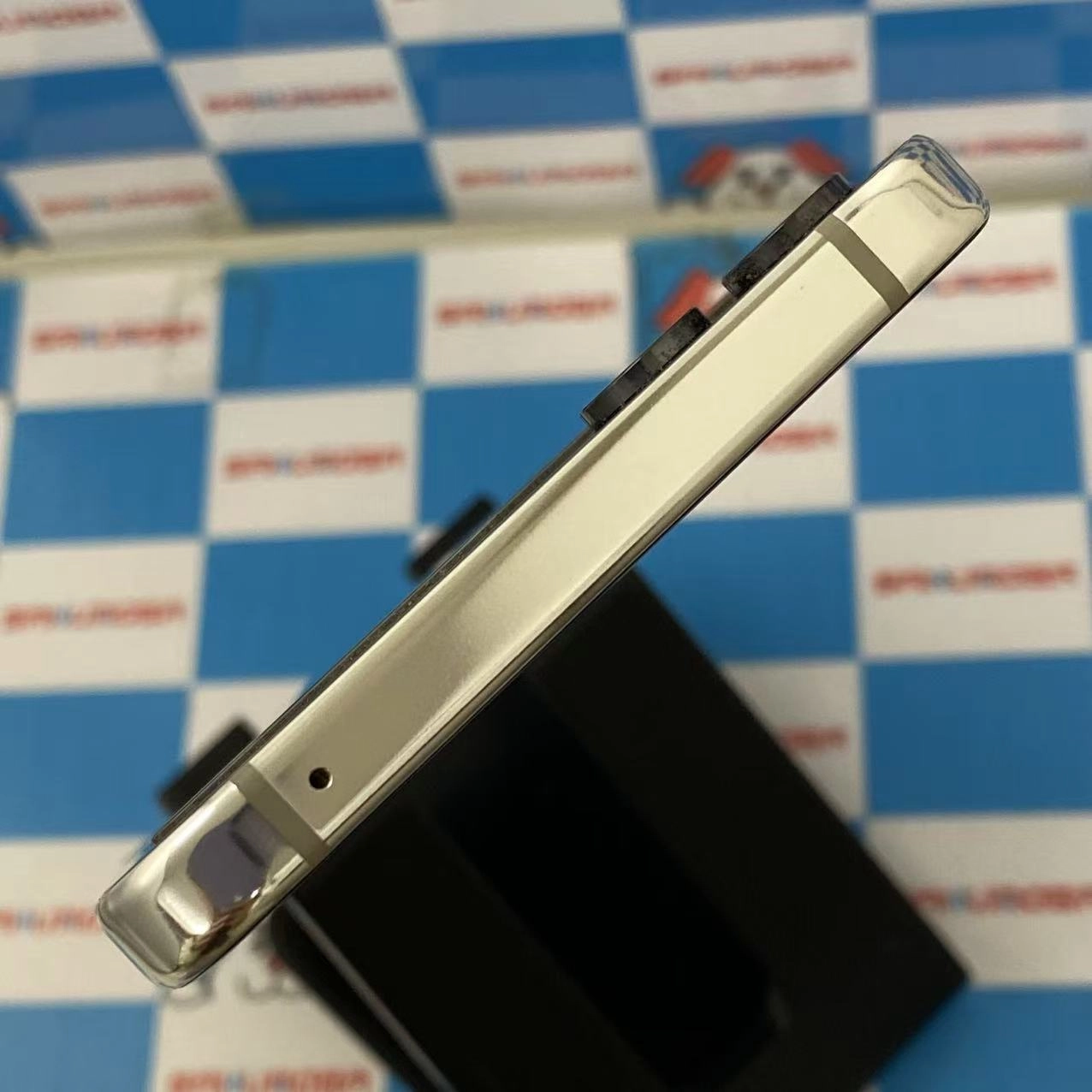 Galaxy Z Flip5 ２５６ クリーム SM-F731N 海外版SIMフリー ジャンク品