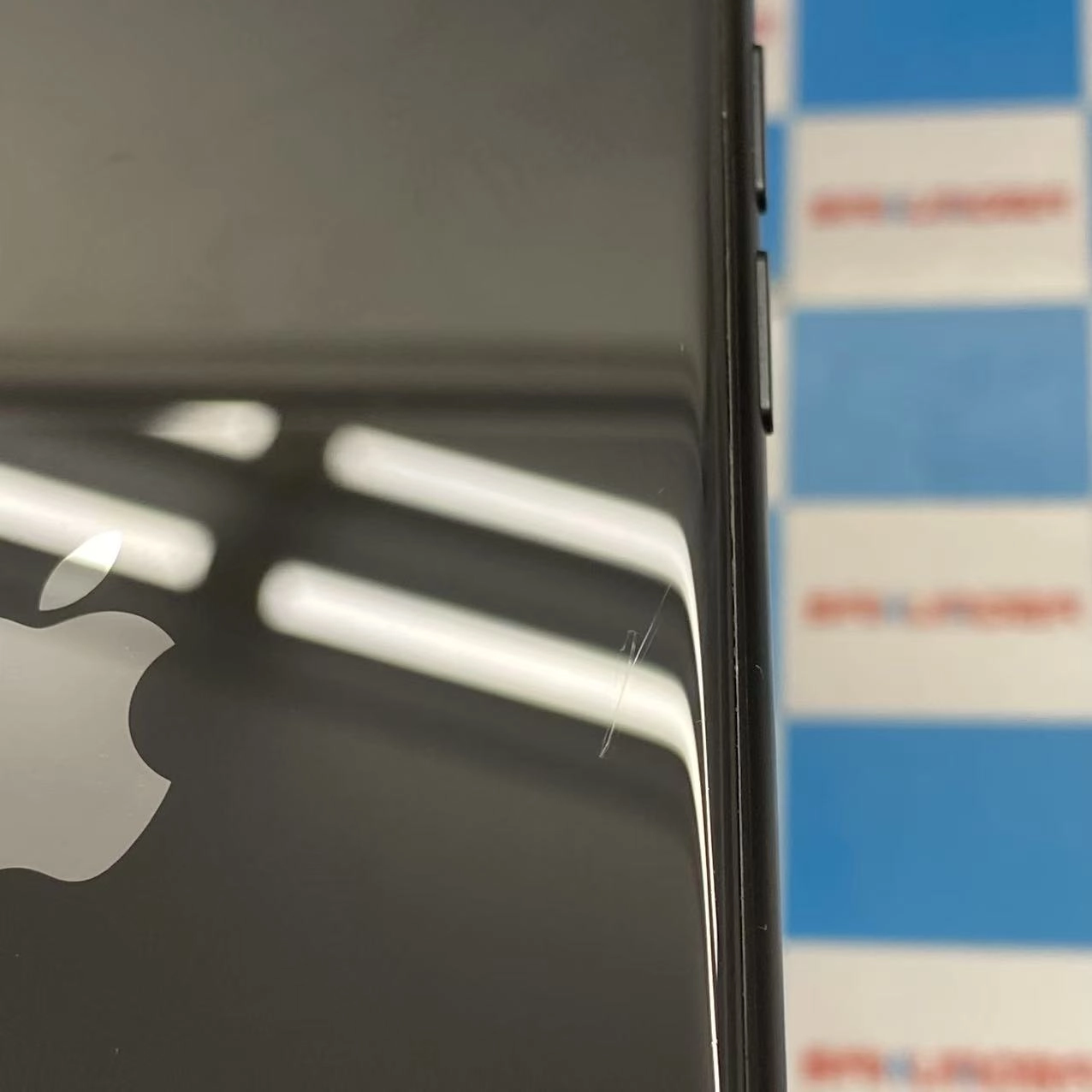 iPhoneSE 第2世代 256GB ブラック MHGW3J/A docomo版SIMフリー美品