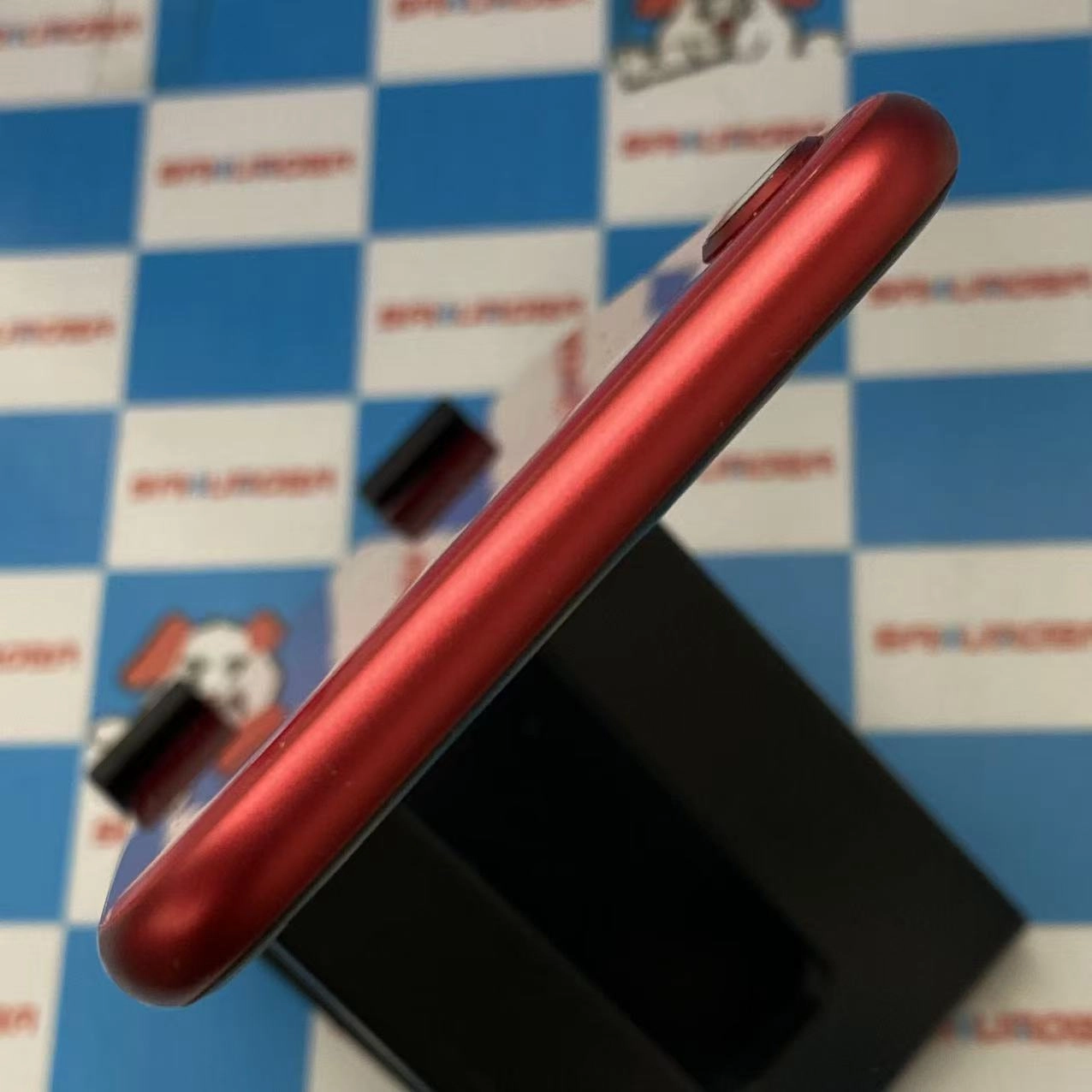 iPhoneSE 第2世代 256GB Product Red MXVV2J/A docomo版SIMフリー 美品