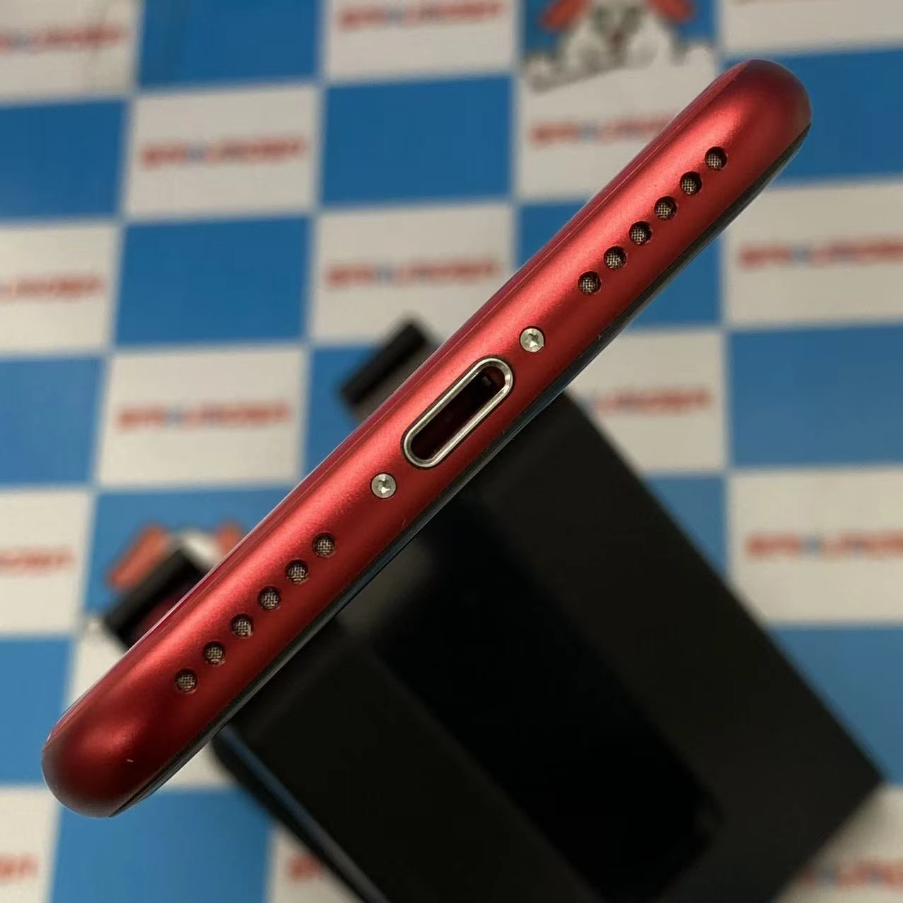 iPhoneSE 第2世代 256GB Product Red MXVV2J/A docomo版SIMフリー 美品