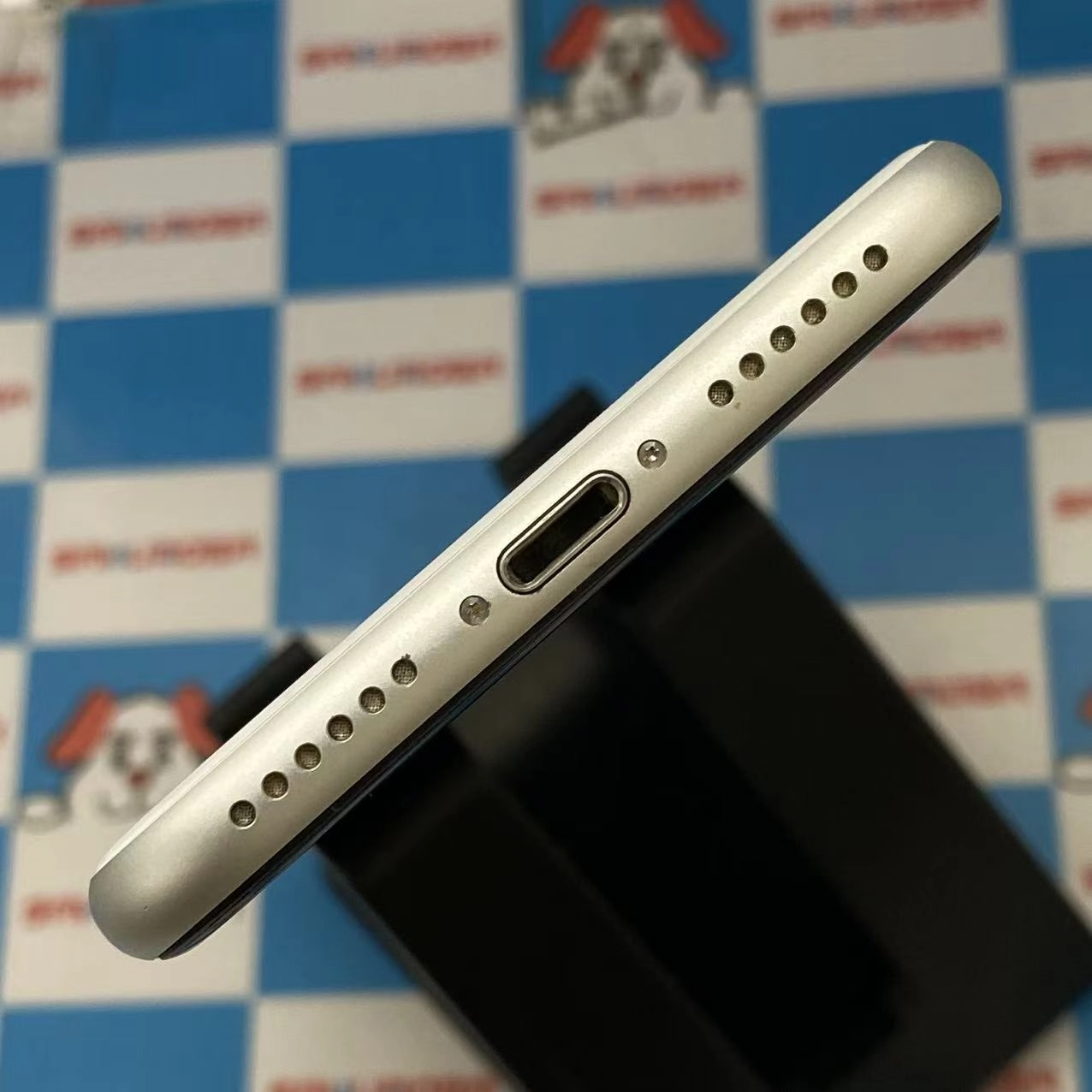 iPhoneSE 第2世代 64GB ホワイト MHGQ3J/A SIMフリー ジャンク品