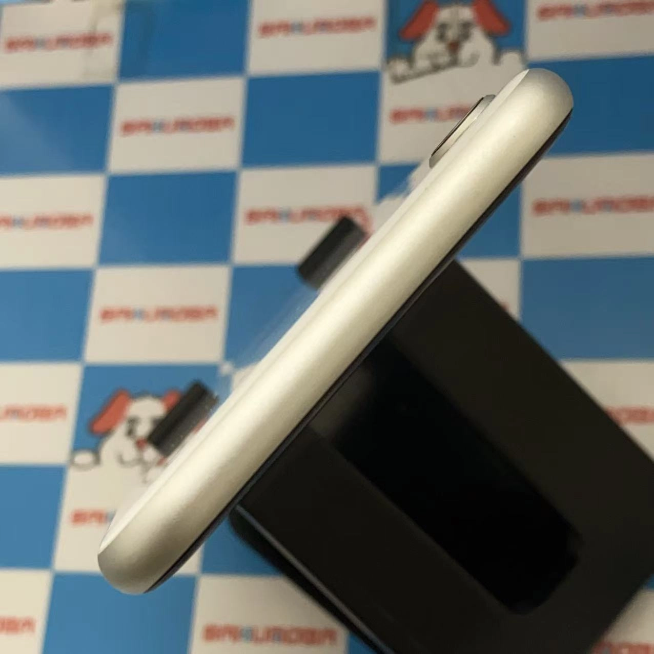 iPhoneSE 第2世代 64GB ホワイト MHGQ3J/A SIMフリー ジャンク品