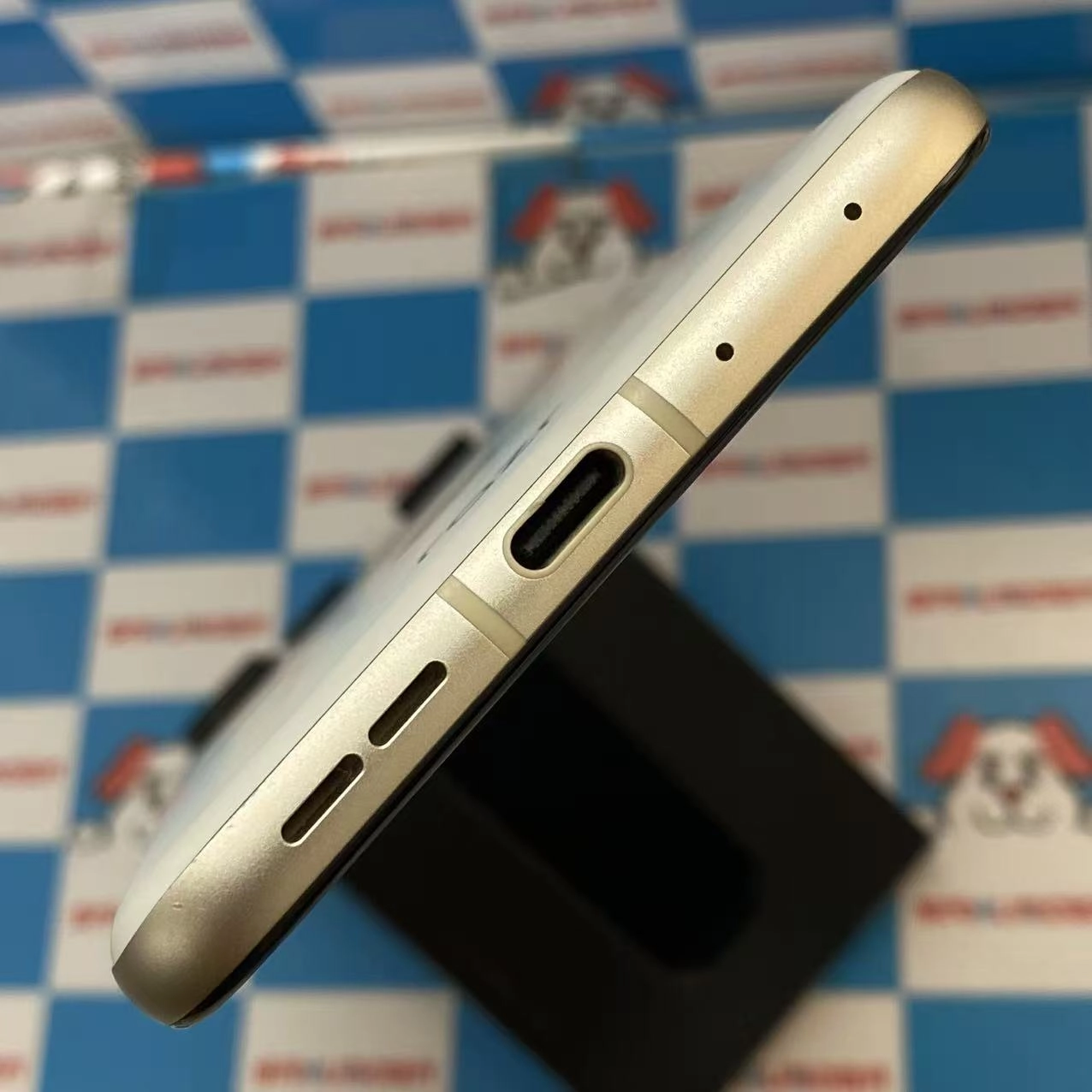 motorola razr 50d 8GB/256GB ホワイトマーブル M-51E docomo版SIMフリー