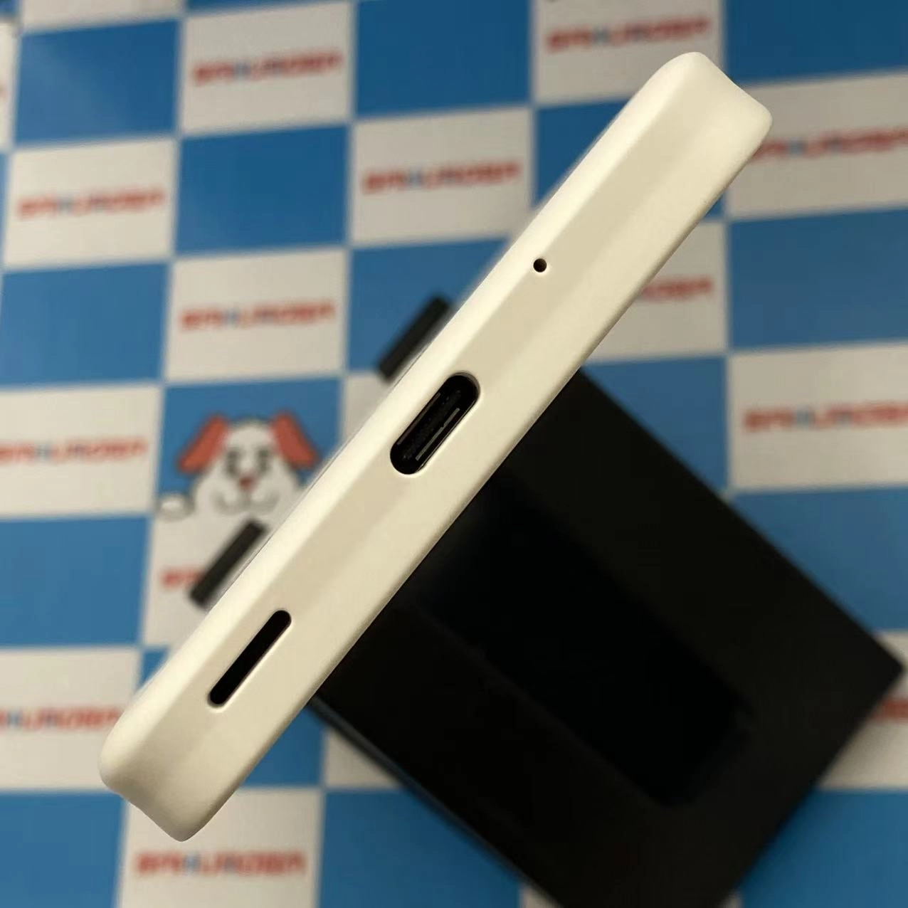 AQUOS wish2 64GB ホワイト SH-51C docomo版SIMフリー ジャンク品