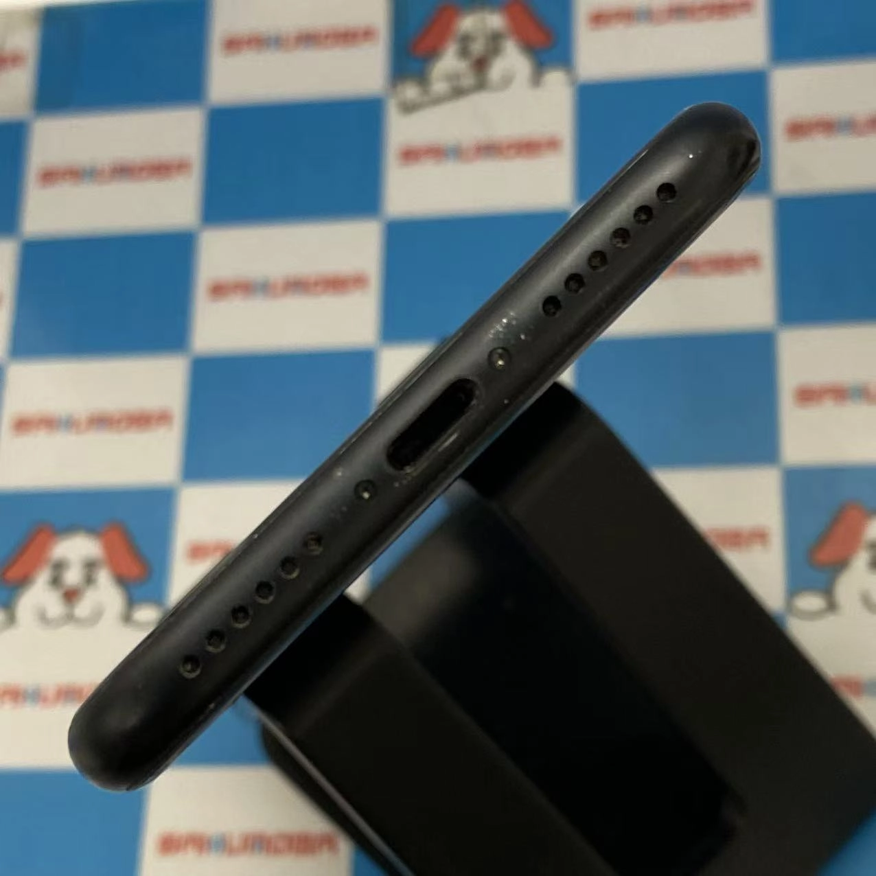 iPhoneSE 第2世代 256GB ブラック NXVT2J/A docomo版SIMフリー