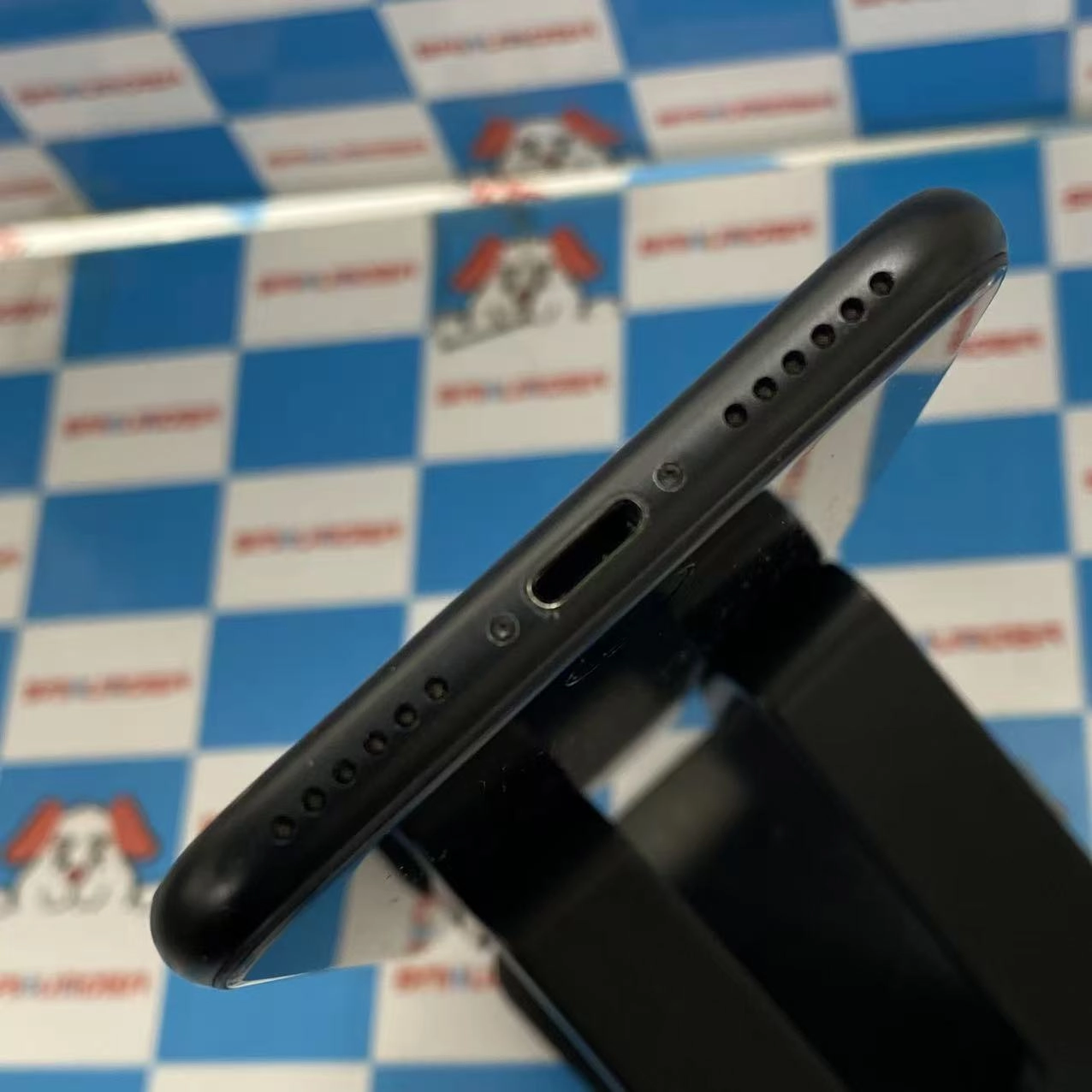 iPhoneSE 第2世代 256GB ブラック MXVT2J/A Apple版SIMフリー 美品