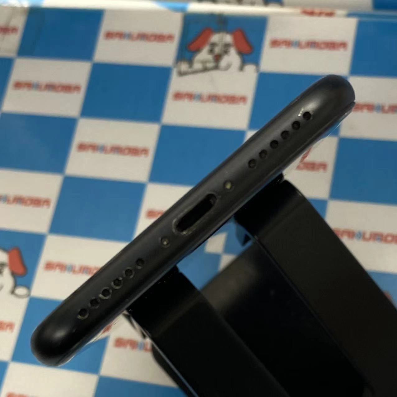 iPhoneSE 第2世代 256GB ブラック MXVT2J/A docomo版SIMフリー