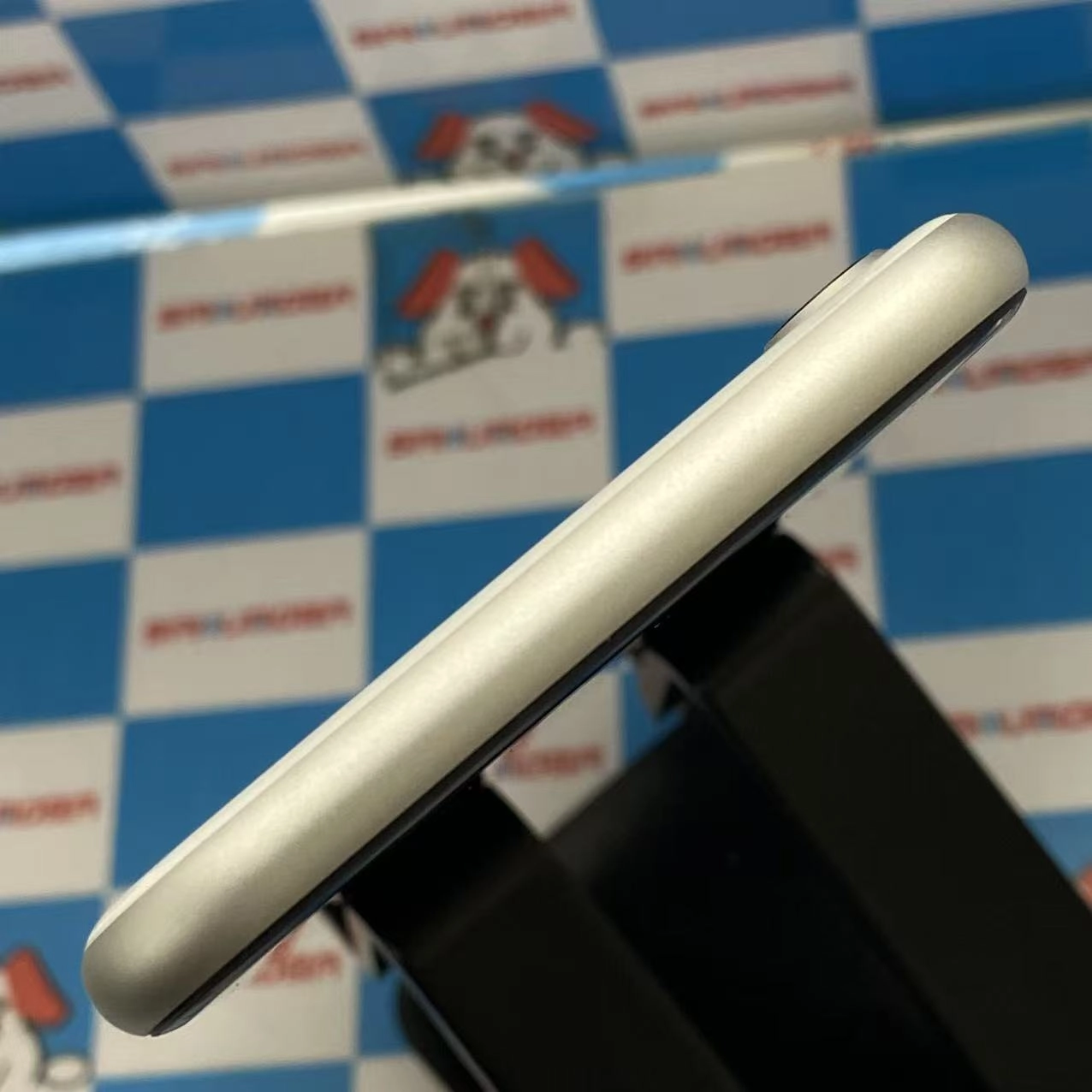 iPhoneSE 第2世代 256GB ホワイト MXVU2J/A AU版SIMフリー au