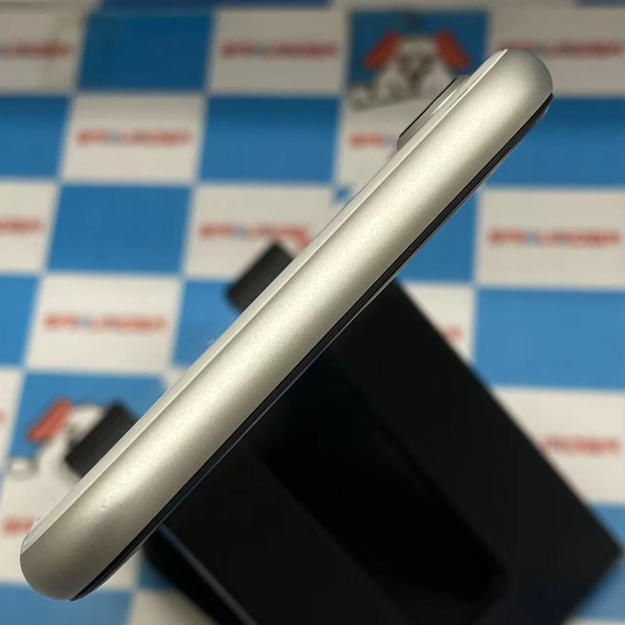 iPhoneSE 第2世代 64GB ホワイト MHGQ3J/A SoftBank版SIMフリージャンク品